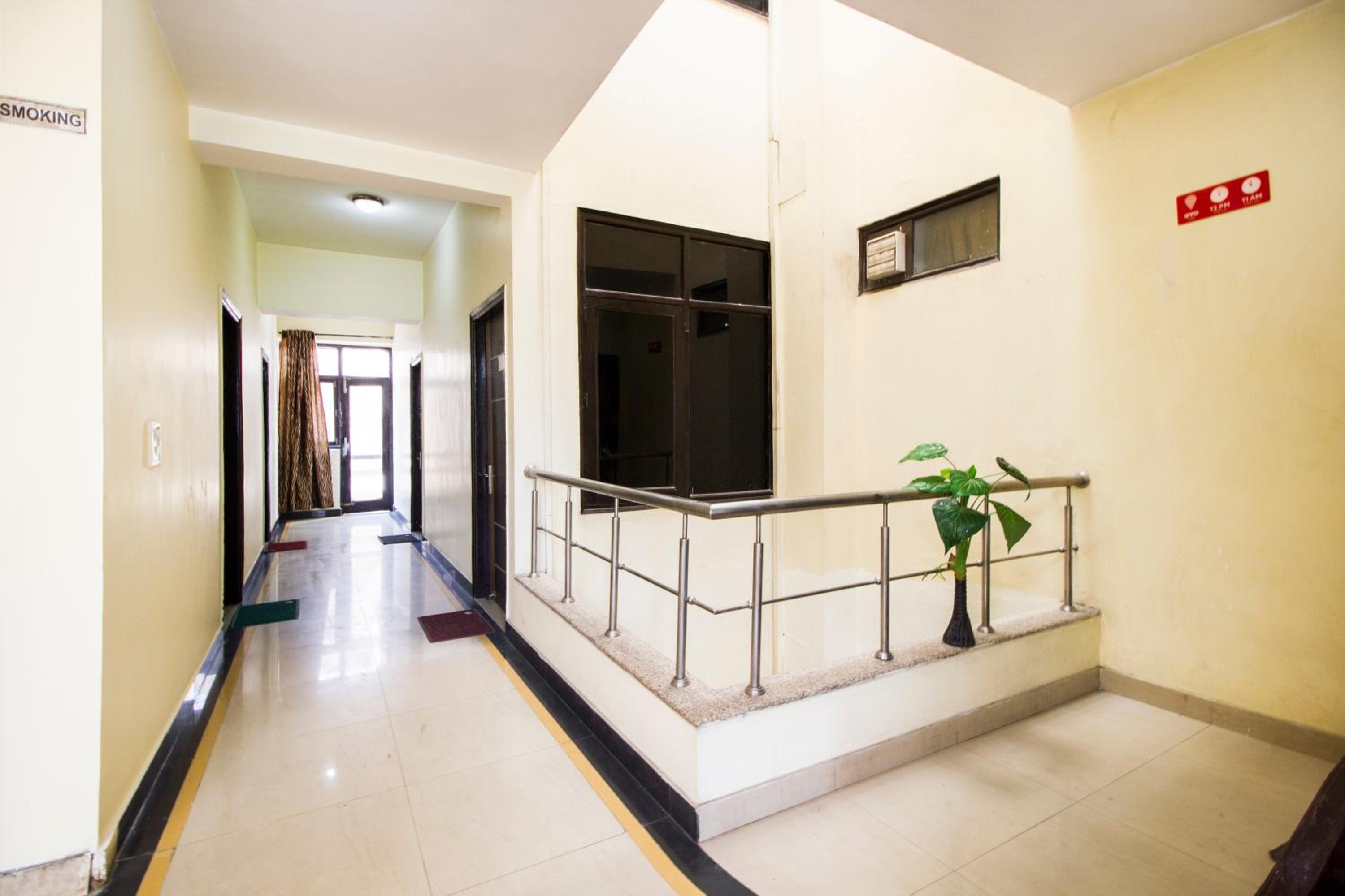 Deluxe Double Room with Extra Bed - Photo 4