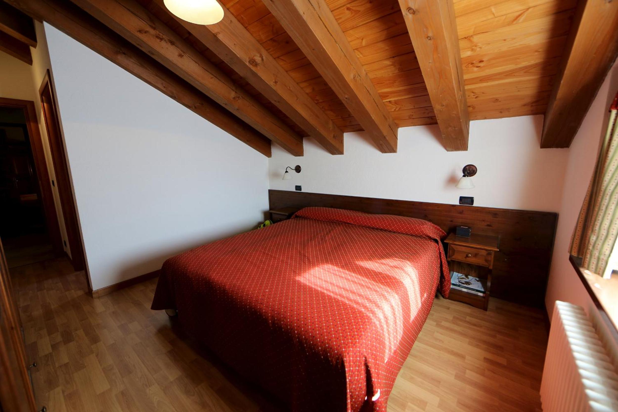 Two-Bedroom Apartment with Balcony (6 Adults) - Attic photo 1