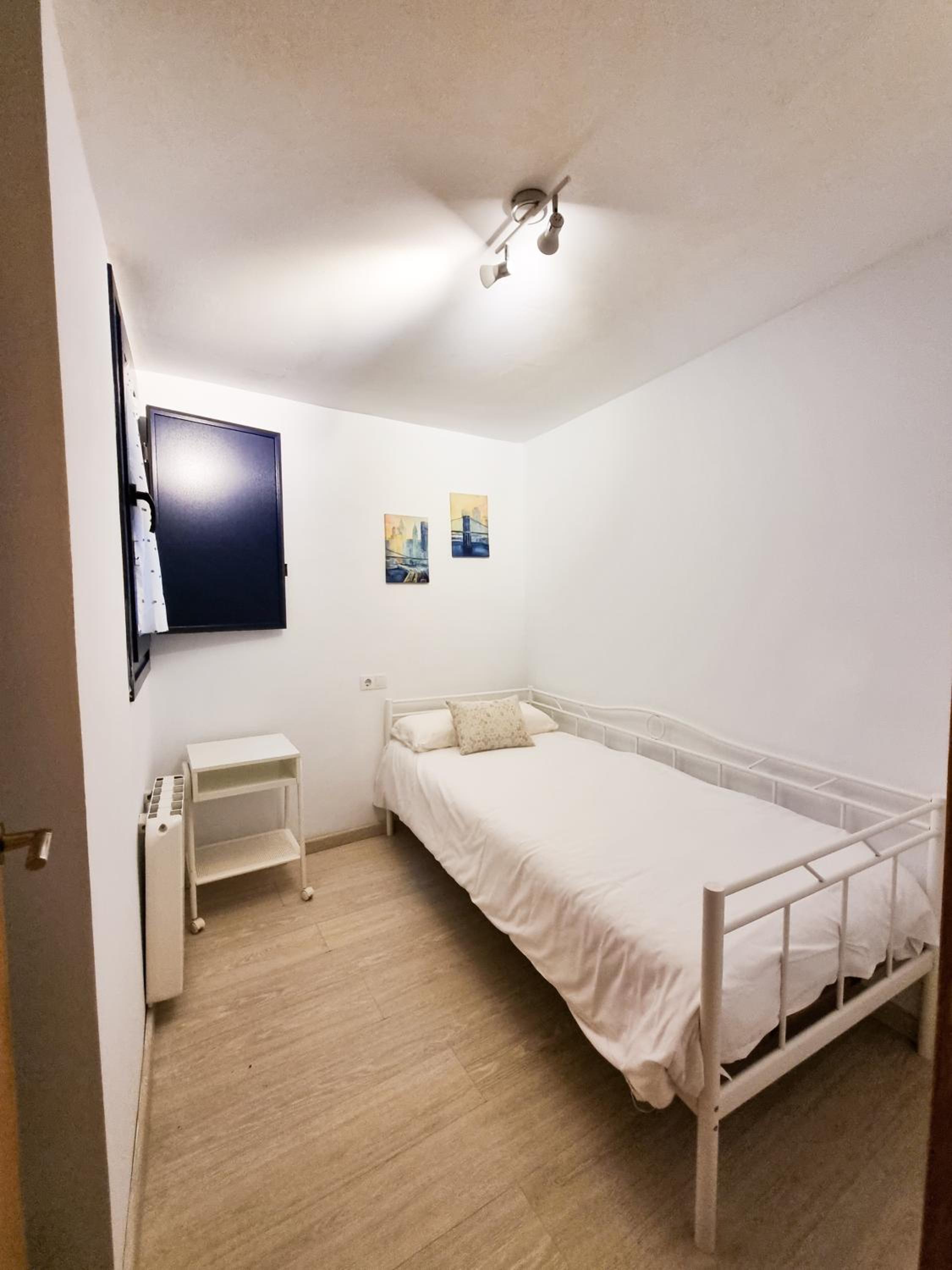 Apartment photo 2