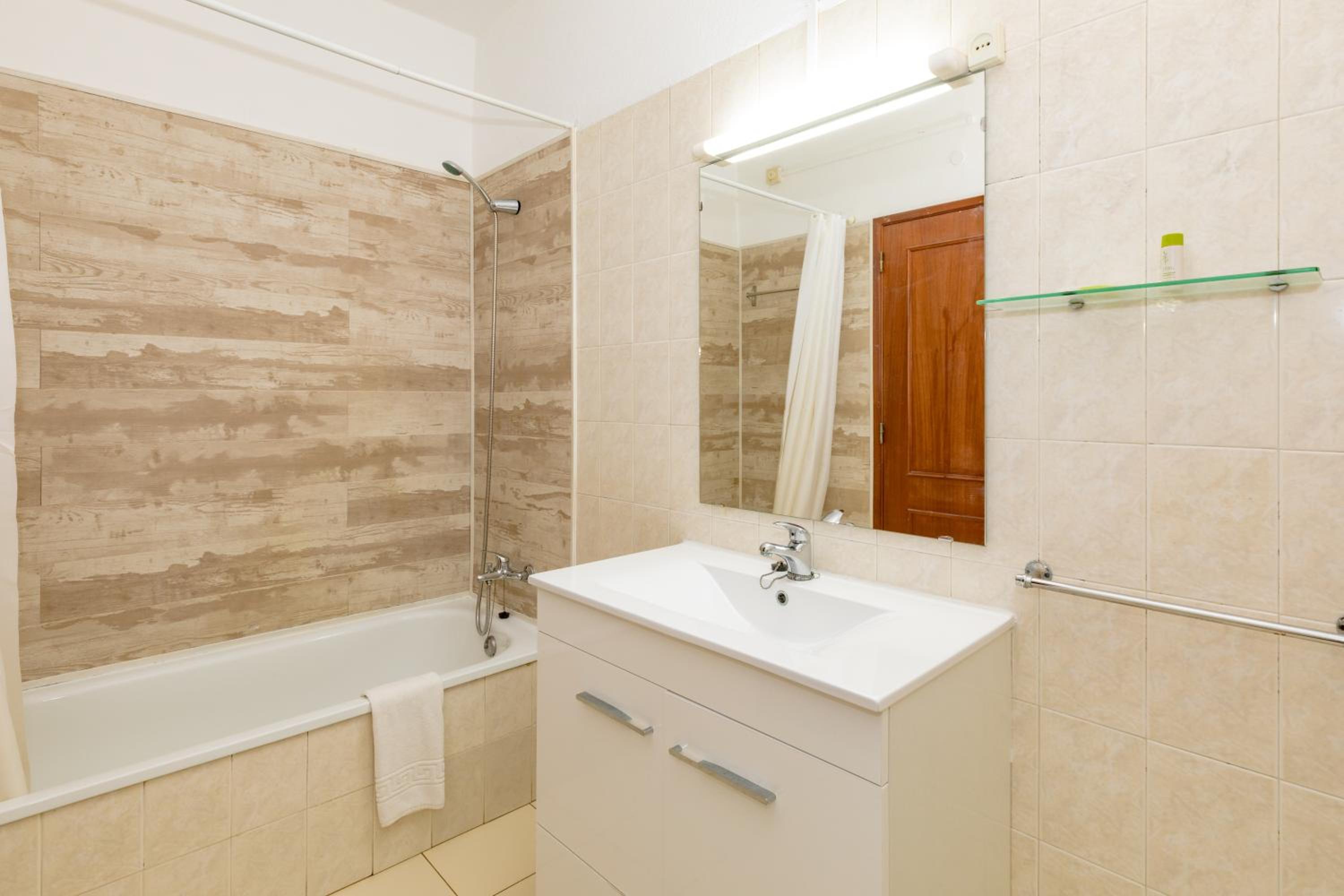 Studio Apartment photo 2