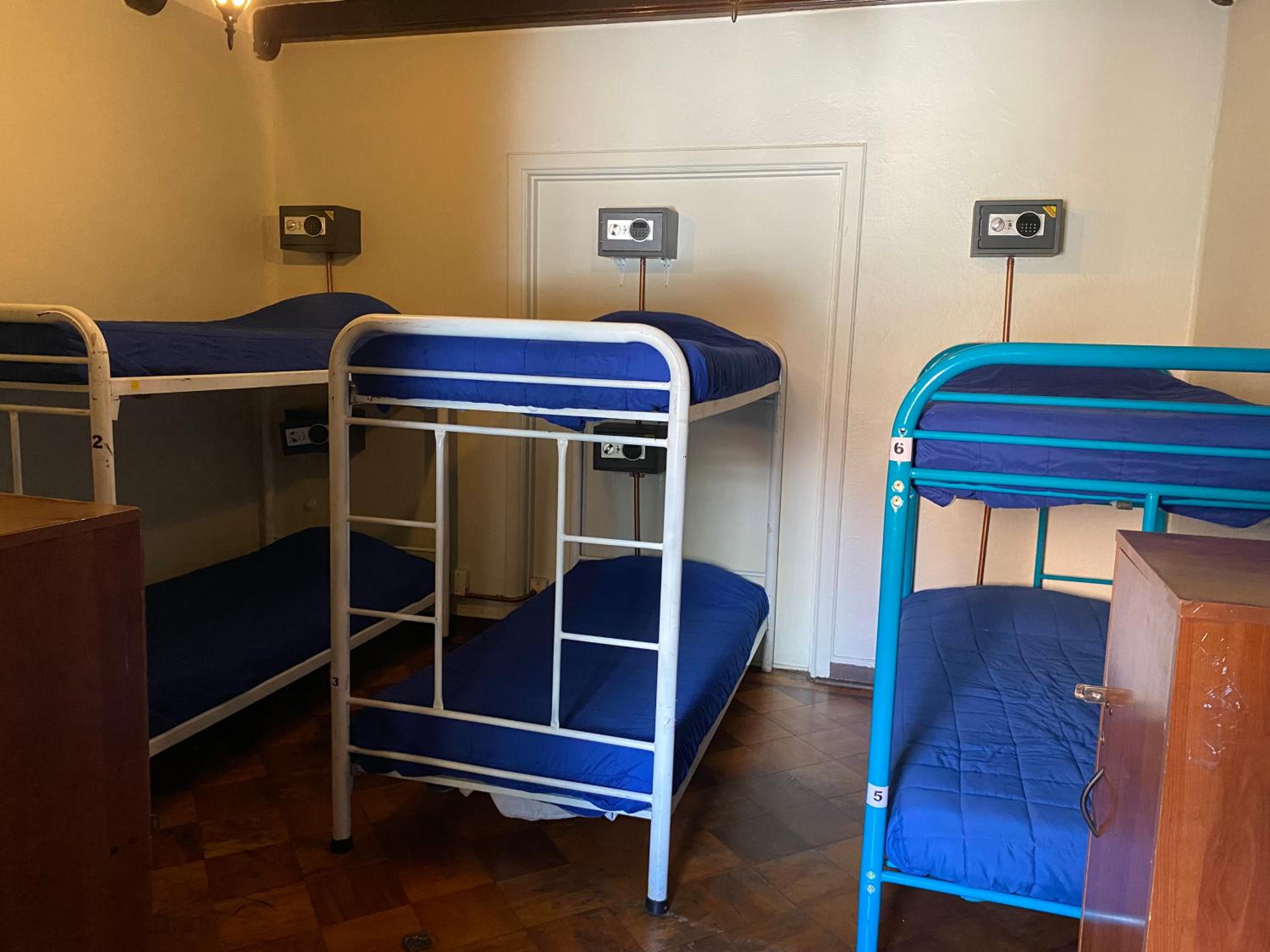 Bed in 6-Bed Female Dormitory Room photo 2