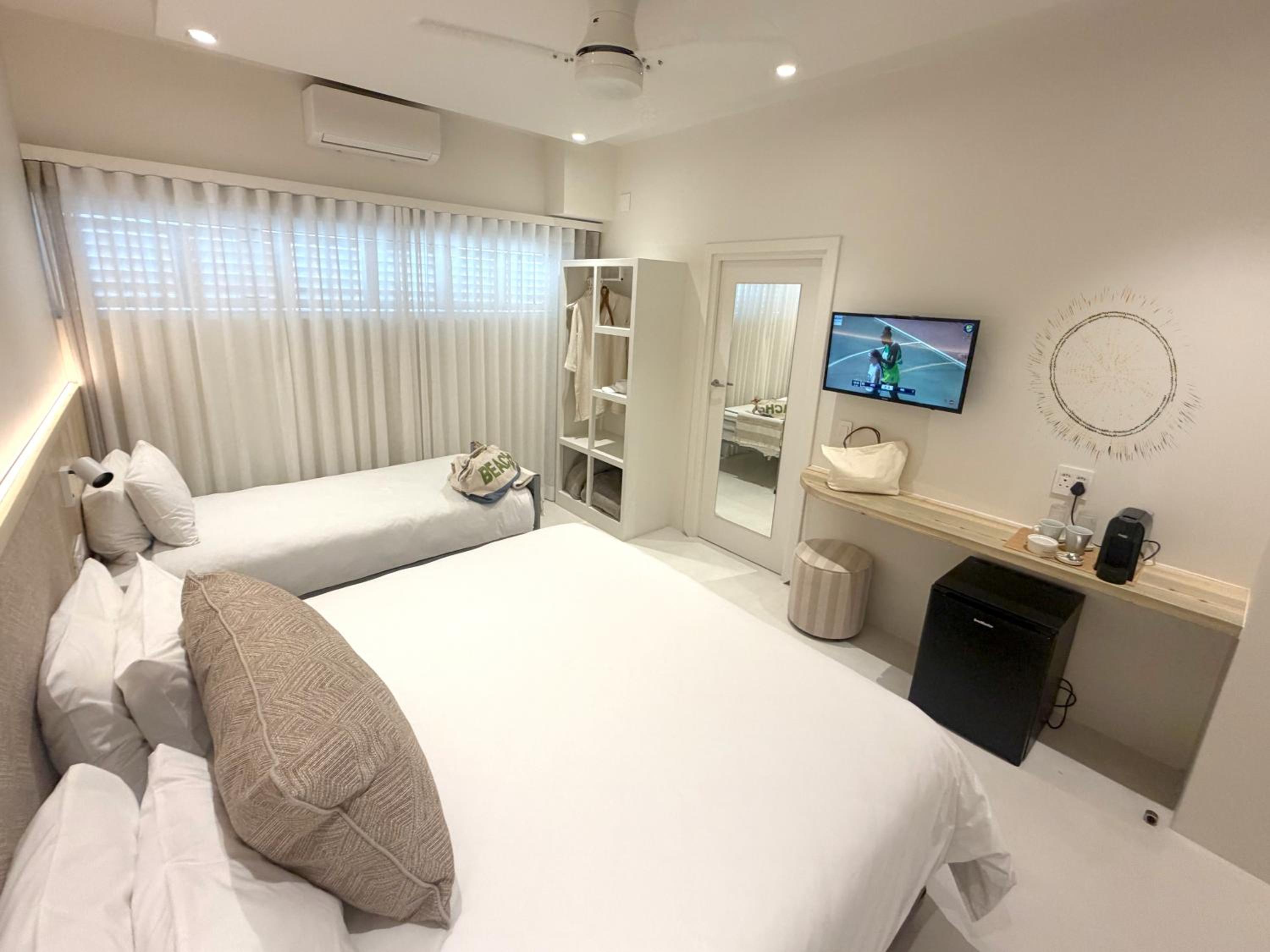 Quadruple Room with Private Bathroom