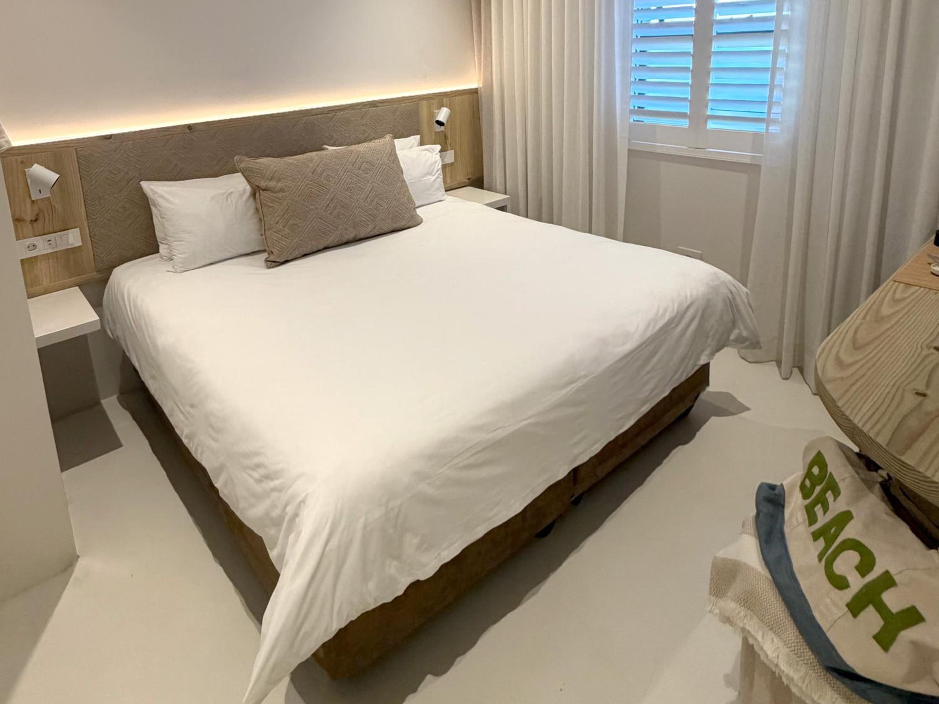 Double or Twin Room with Private Bathroom