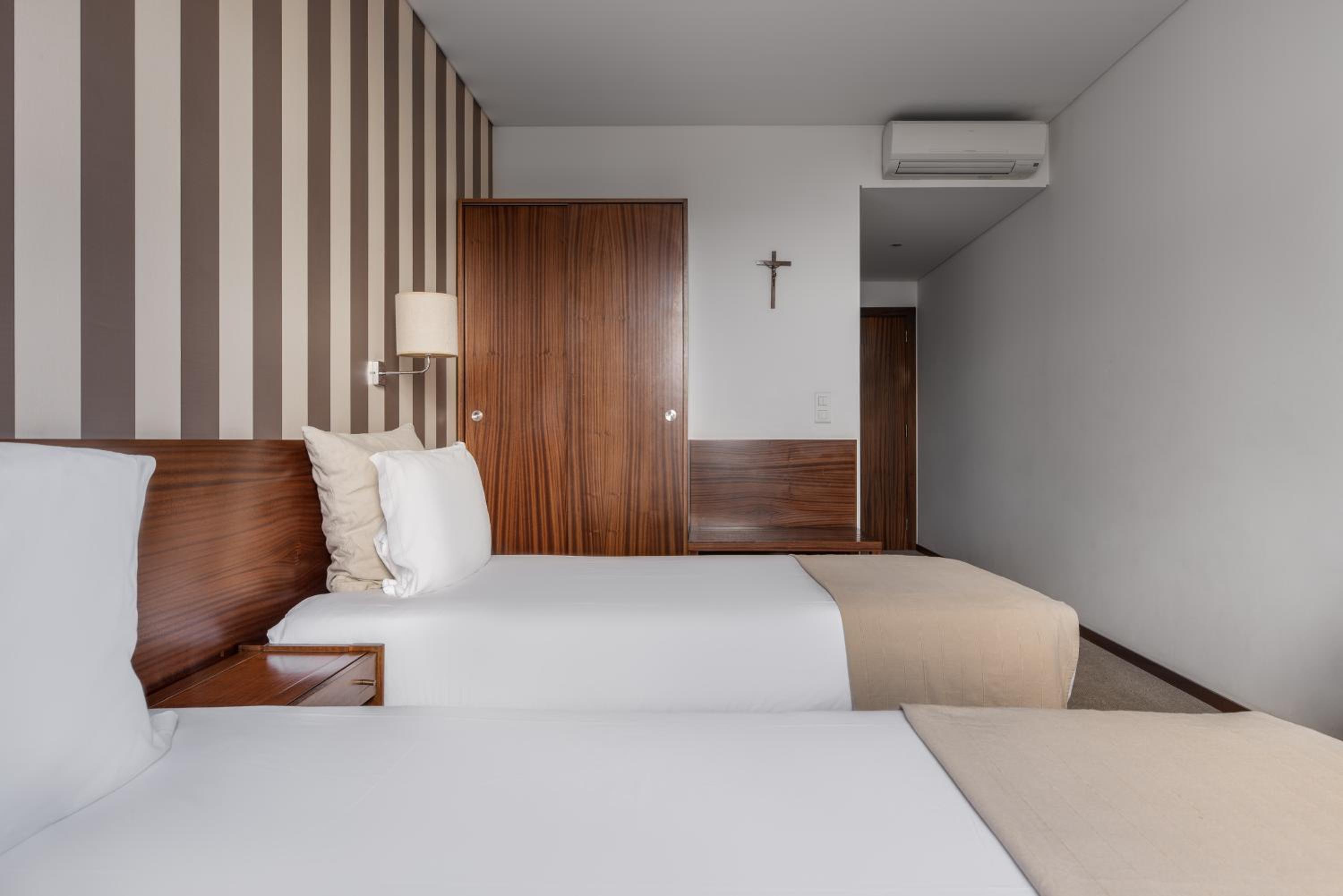 Standard Double or Twin Room - Photo 1