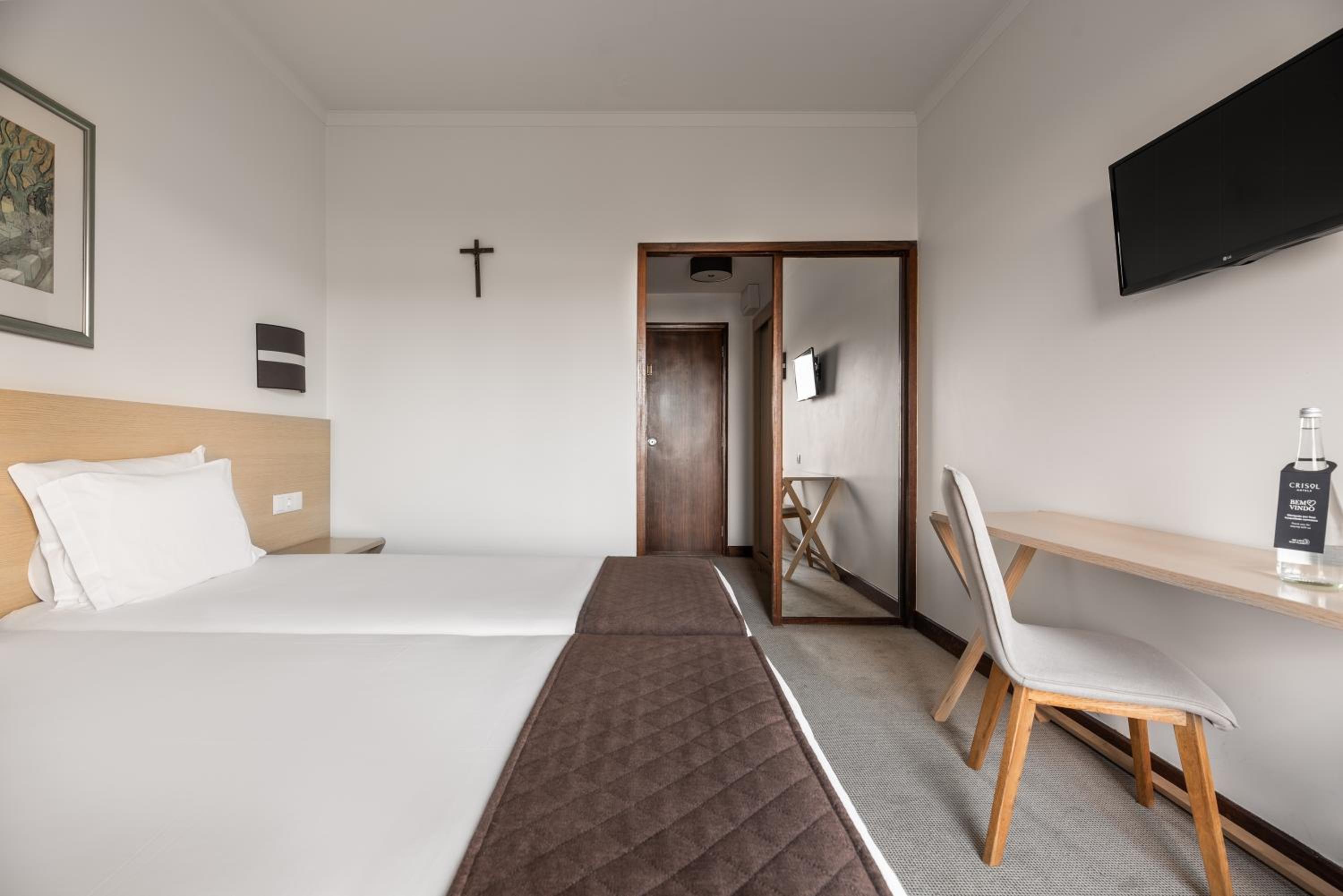 Standard Double or Twin Room - Photo 2