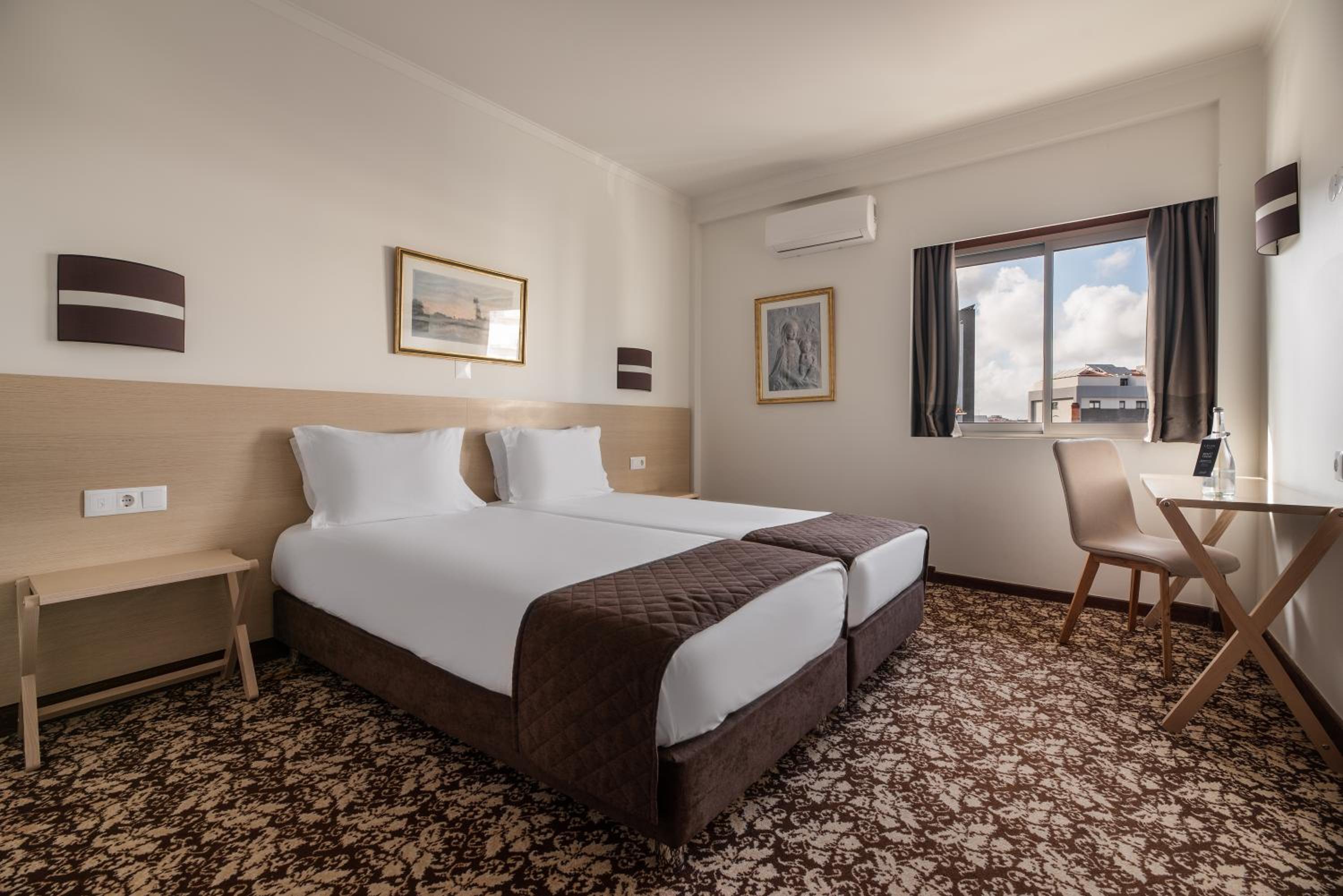 Standard Double or Twin Room - Photo 4
