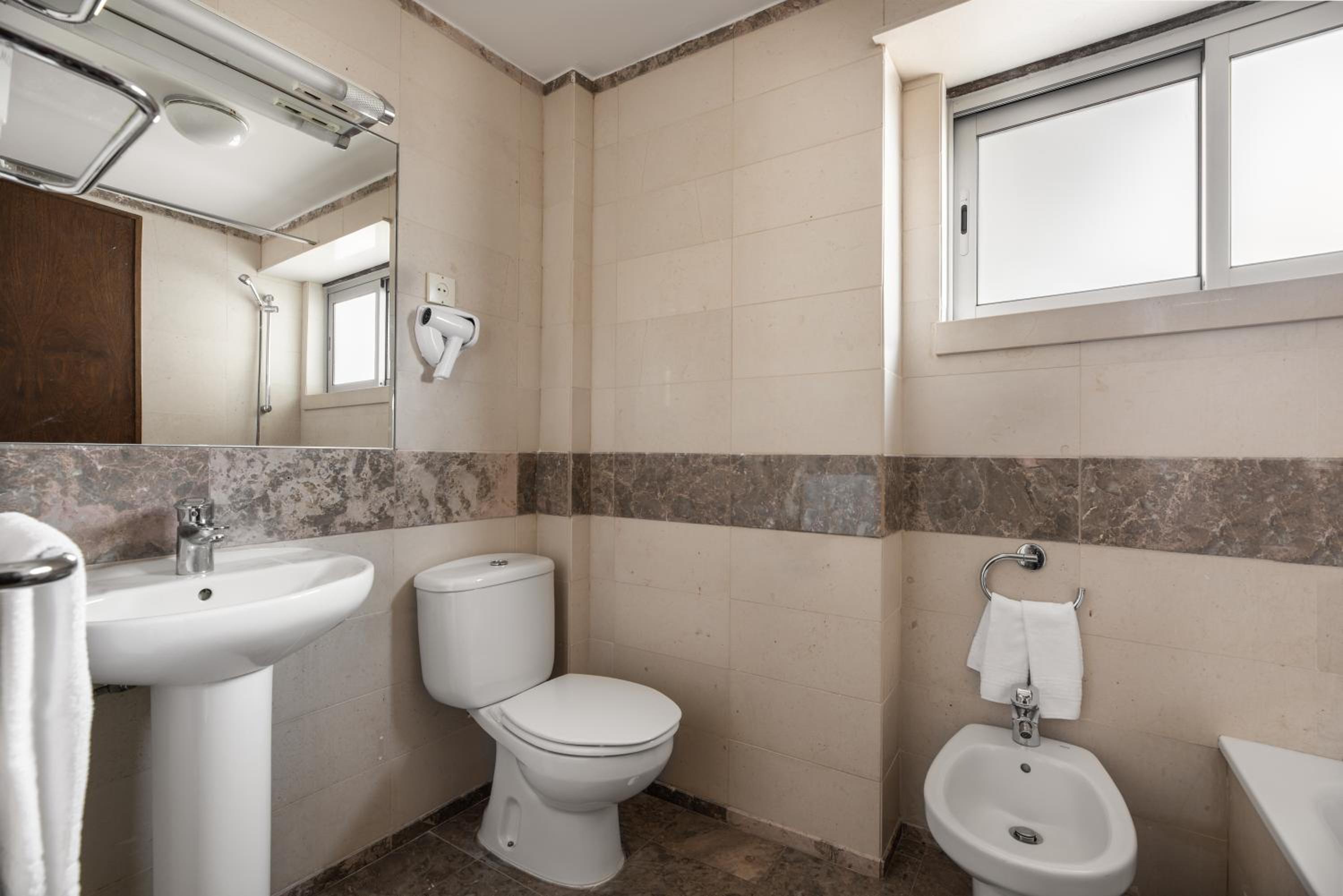Single Room - Photo 4