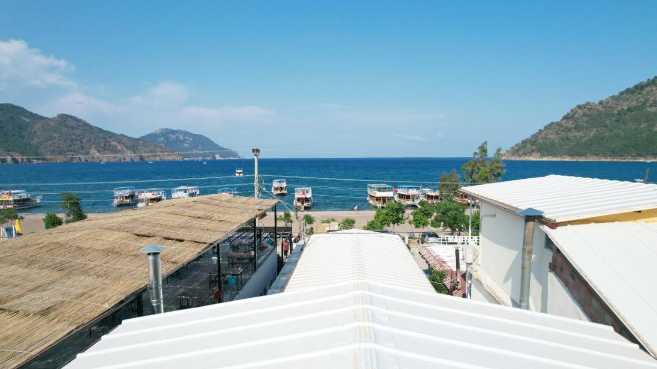 Deluxe Triple Room with Sea View photo 2