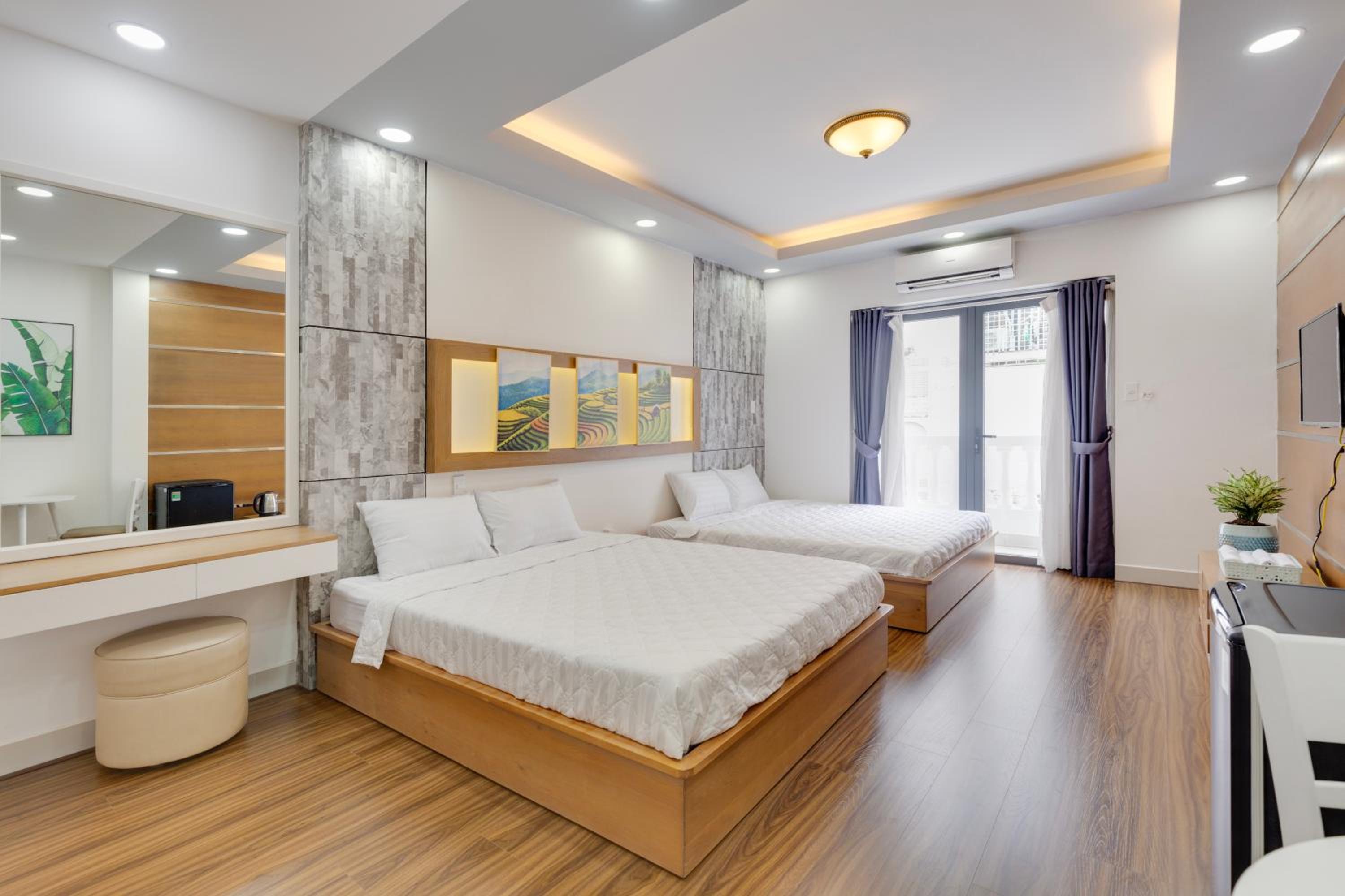 Family Suite with Balcony photo 2