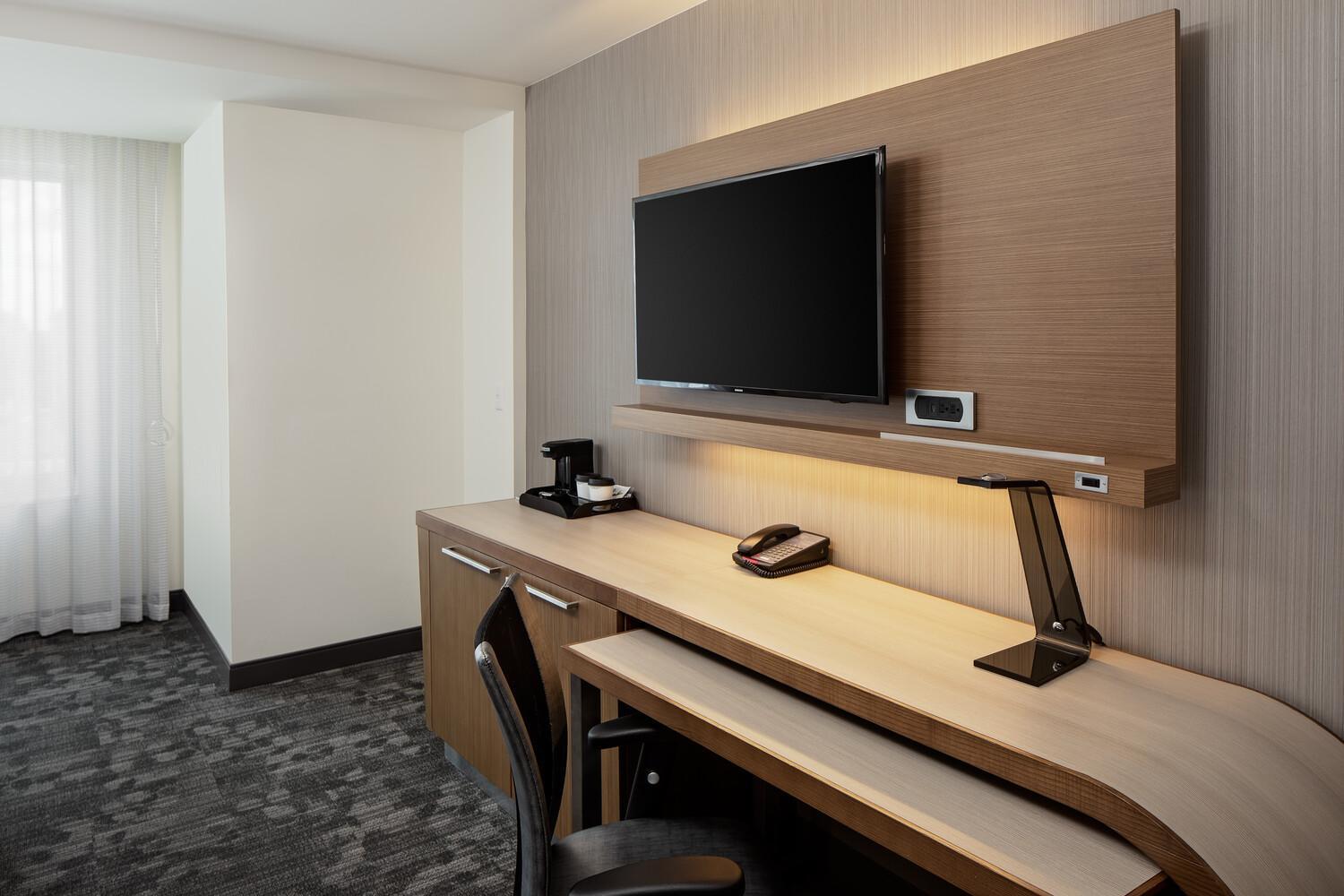 King Suite with Sofa Bed and Adapted Tub - Mobility Accessible photo 2