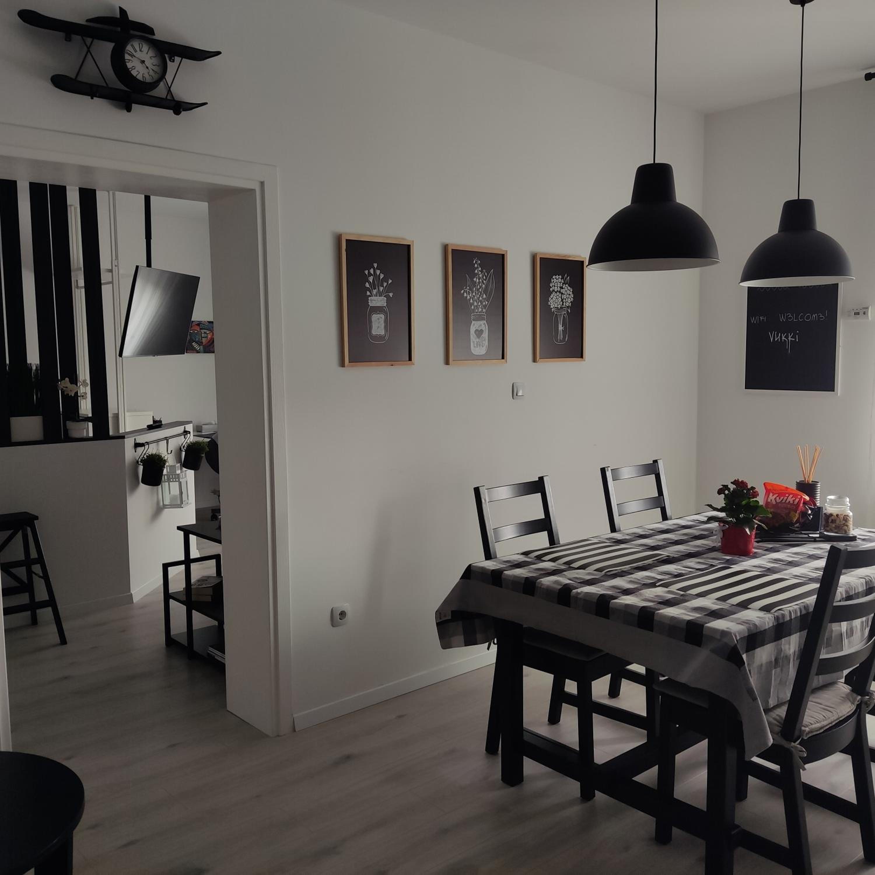 One-Bedroom Apartment - Photo 3