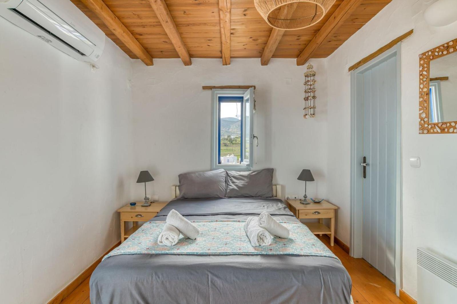 Three-Bedroom House photo 3