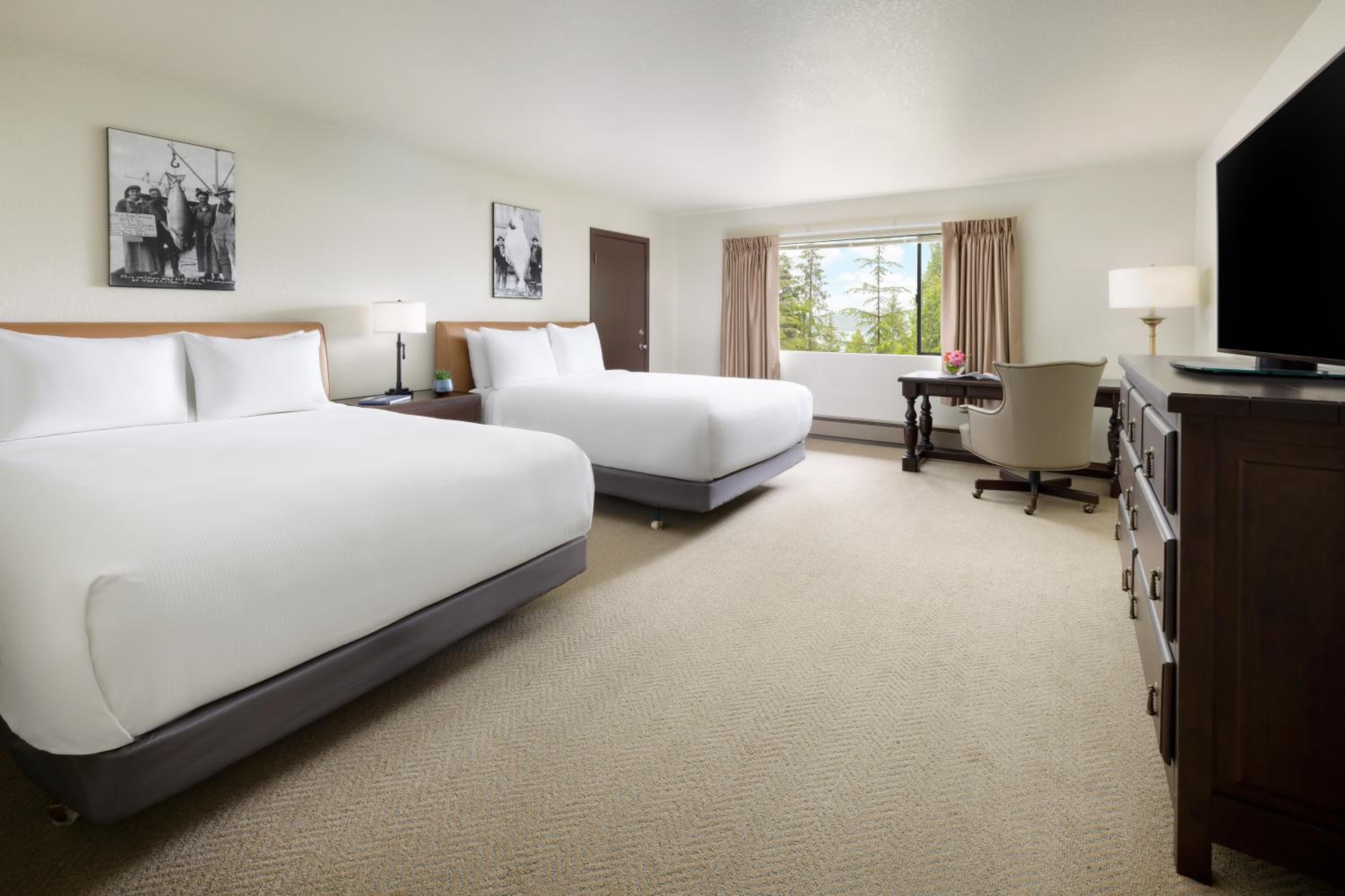Deluxe Queen Room