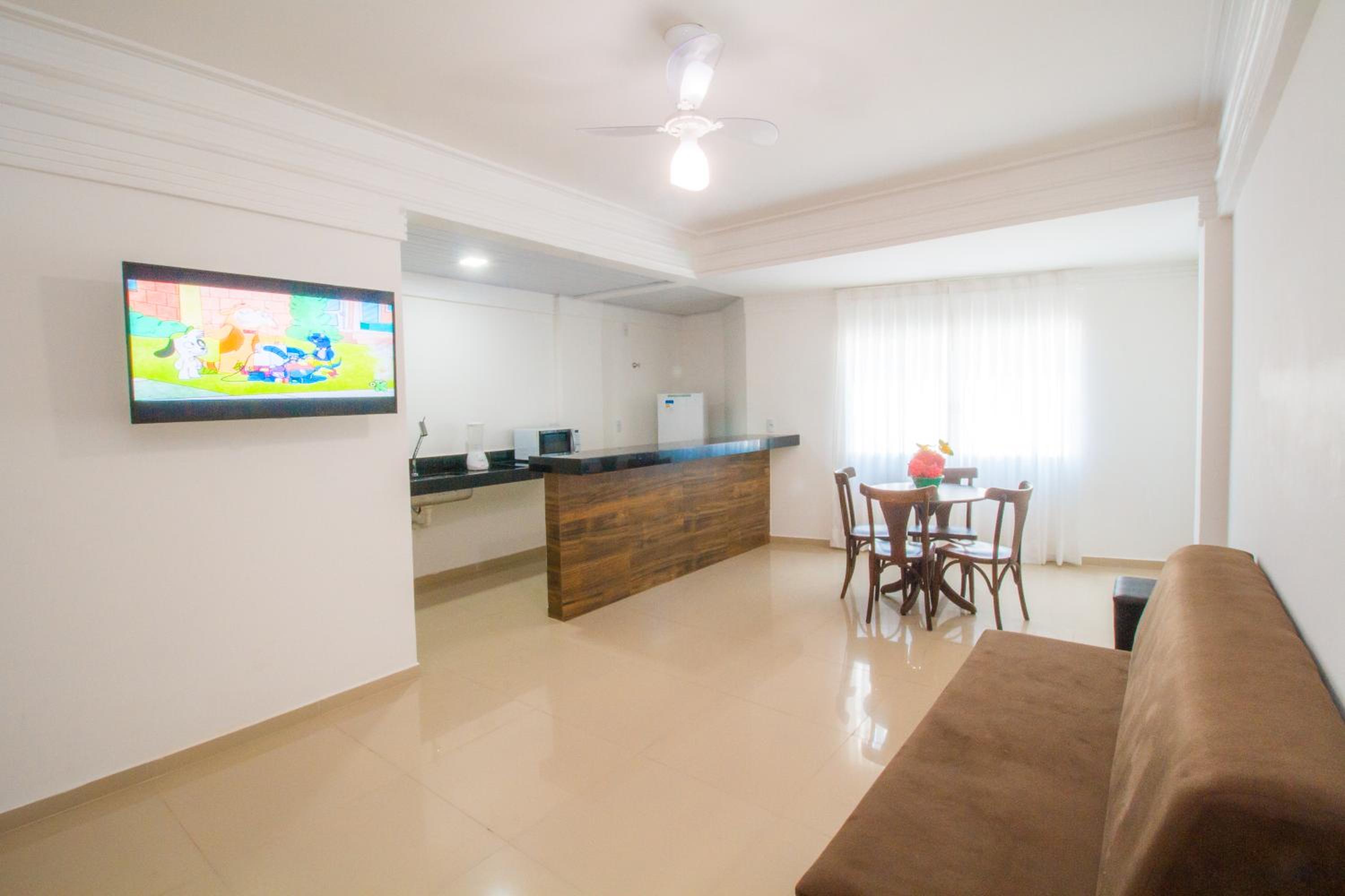 Family Room - Photo 5