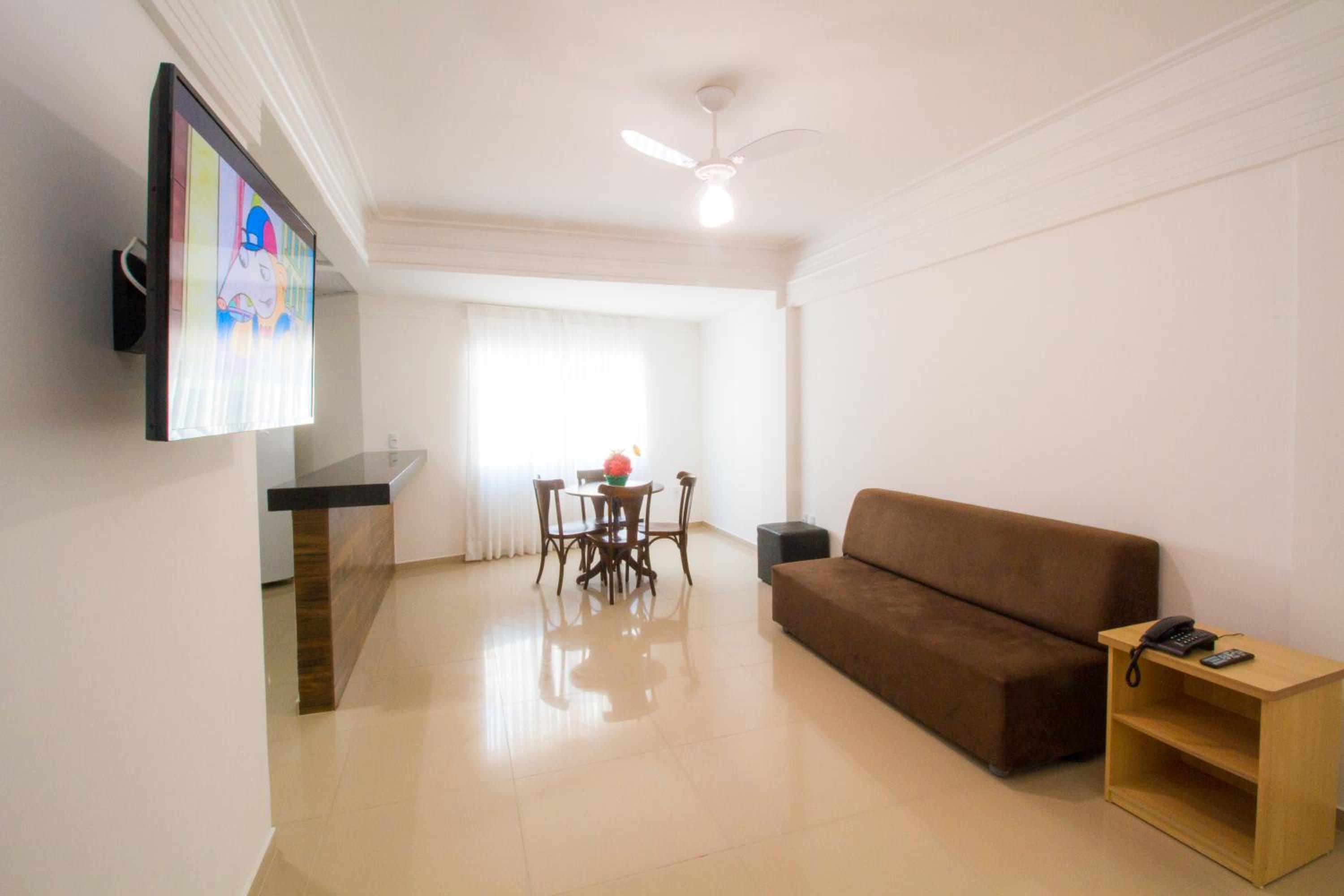 Family Room - Photo 4