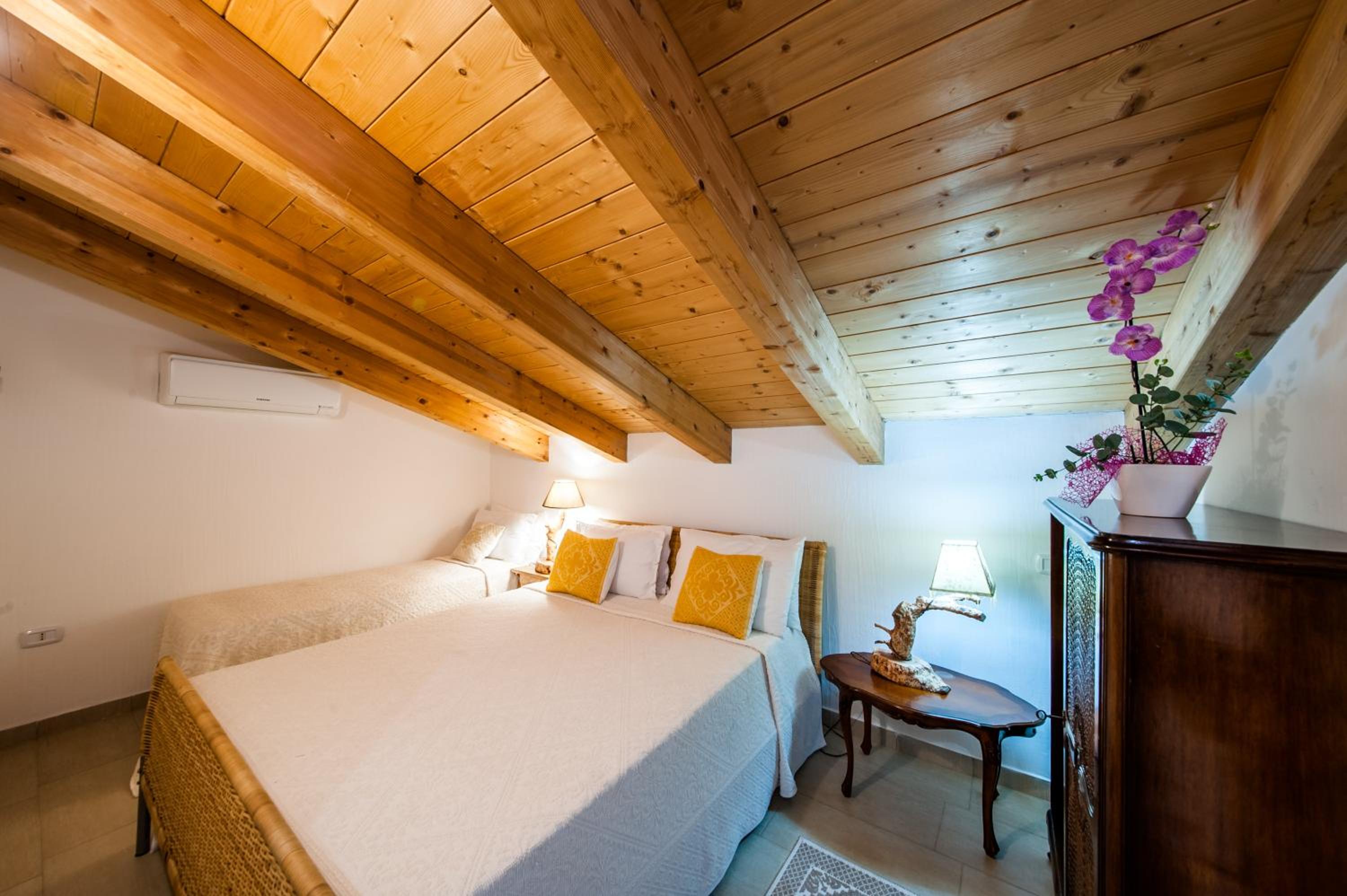 Triple Room with Private Bathroom photo 2