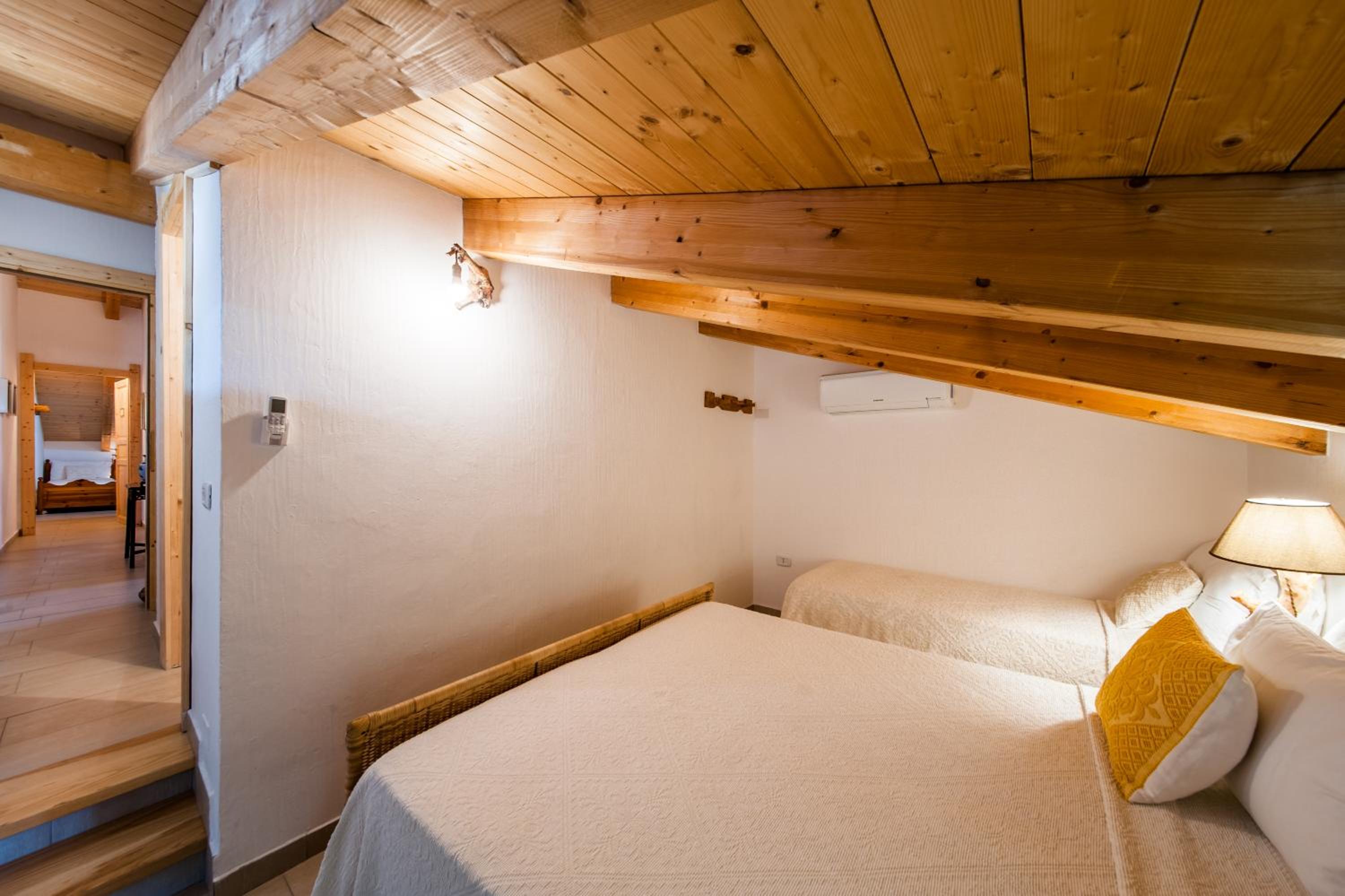 Triple Room with Private Bathroom photo 3