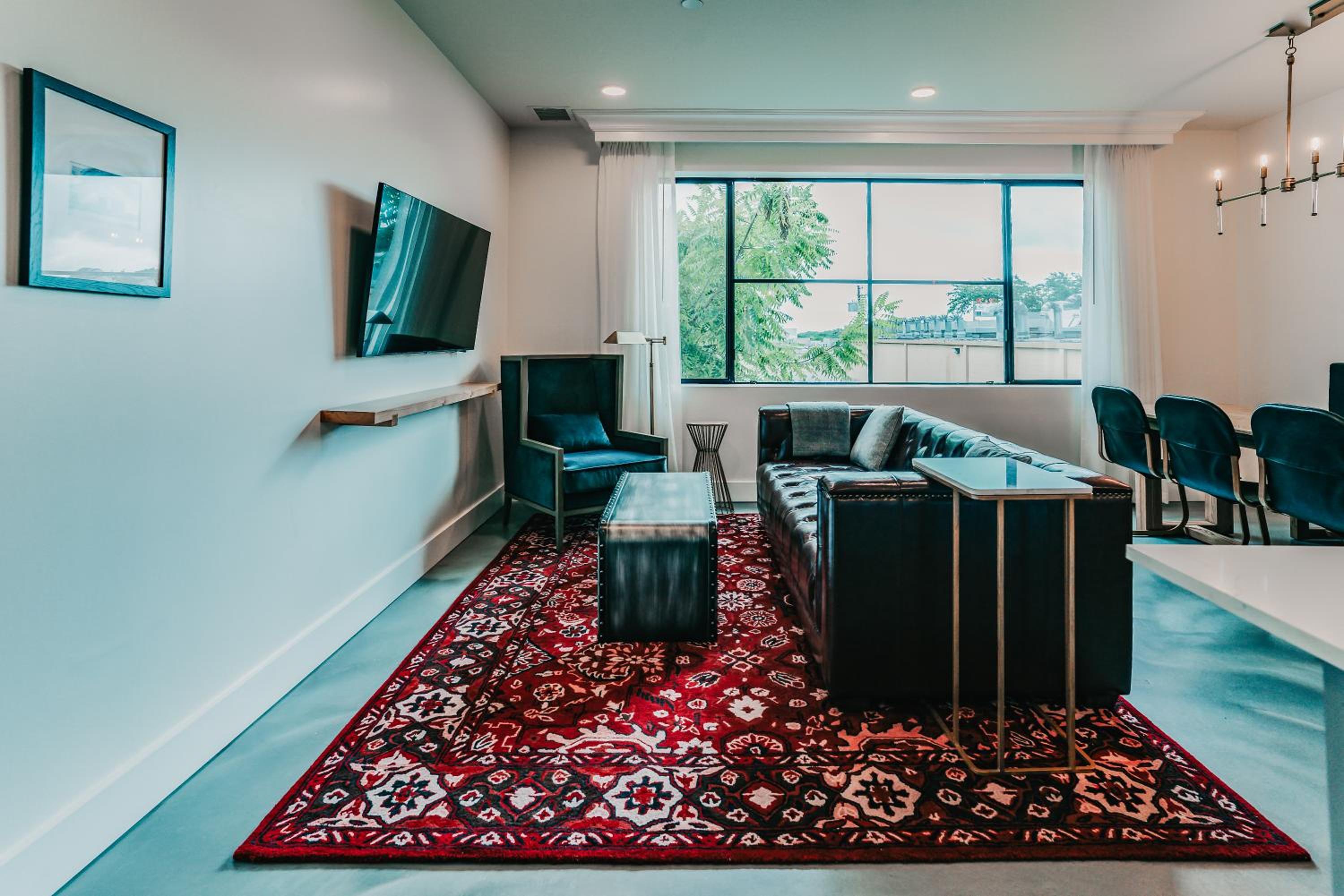 Three-Bedroom Suite - Photo 7