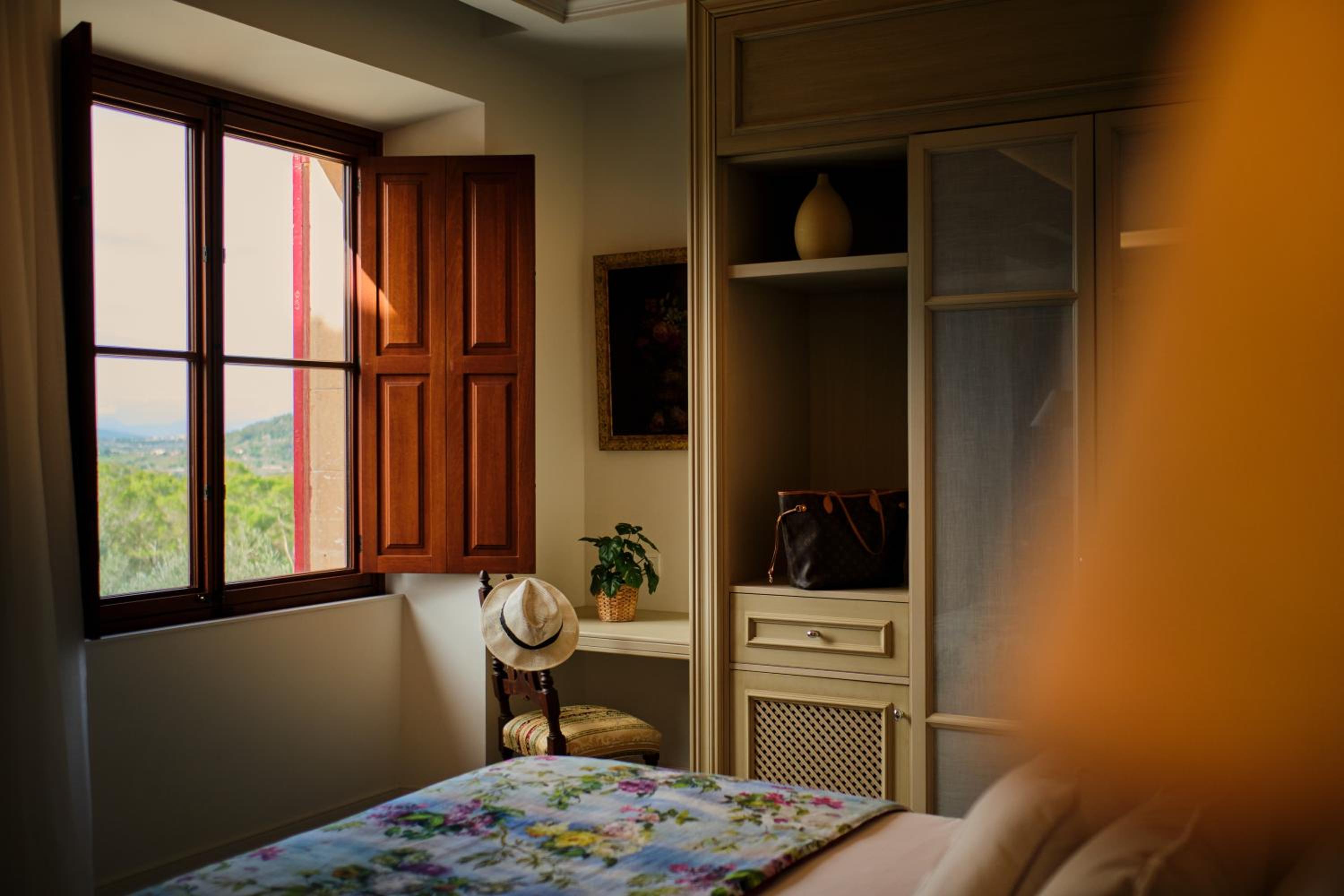 Deluxe Junior Suite photo 2