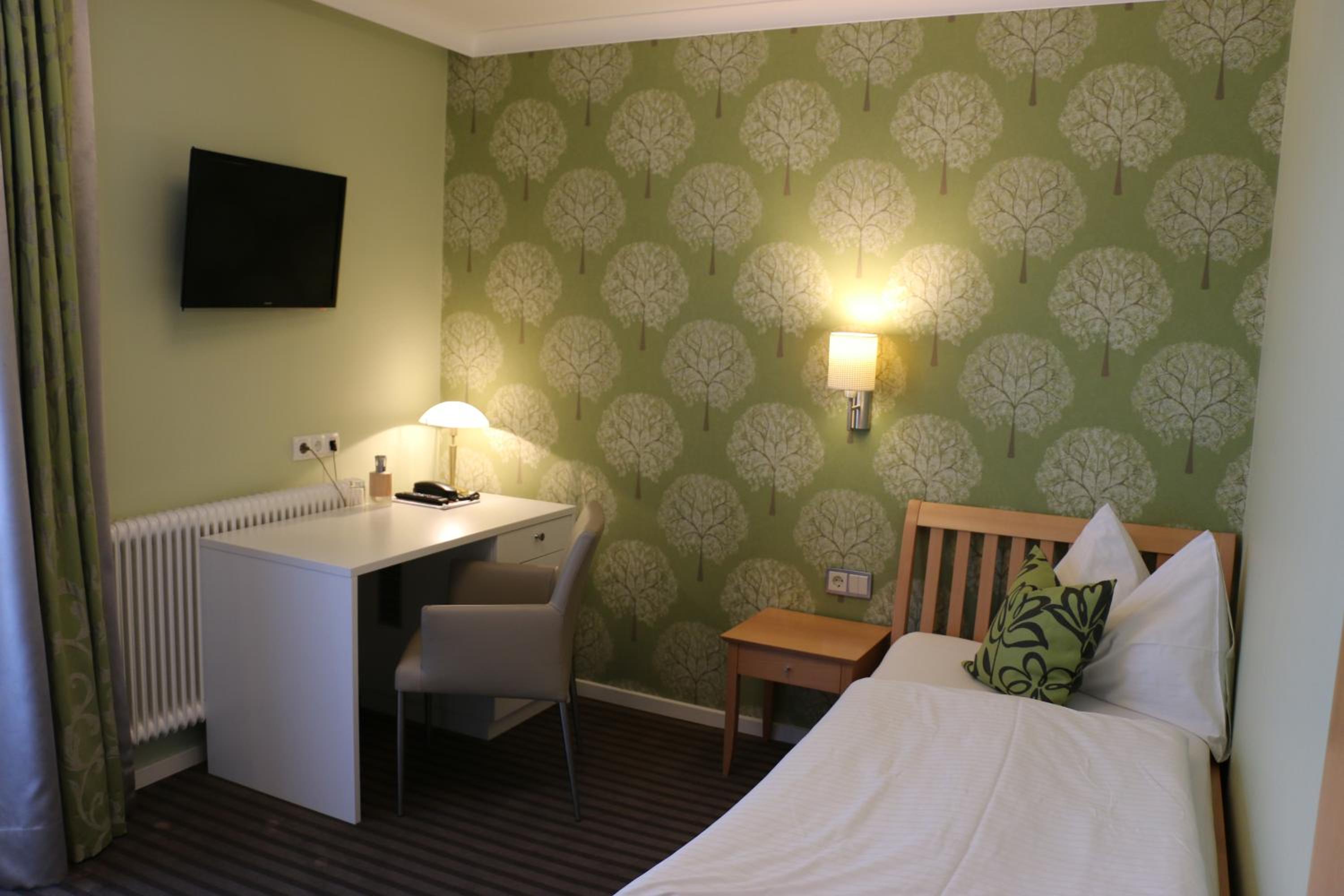 Single Room with Balcony photo 3
