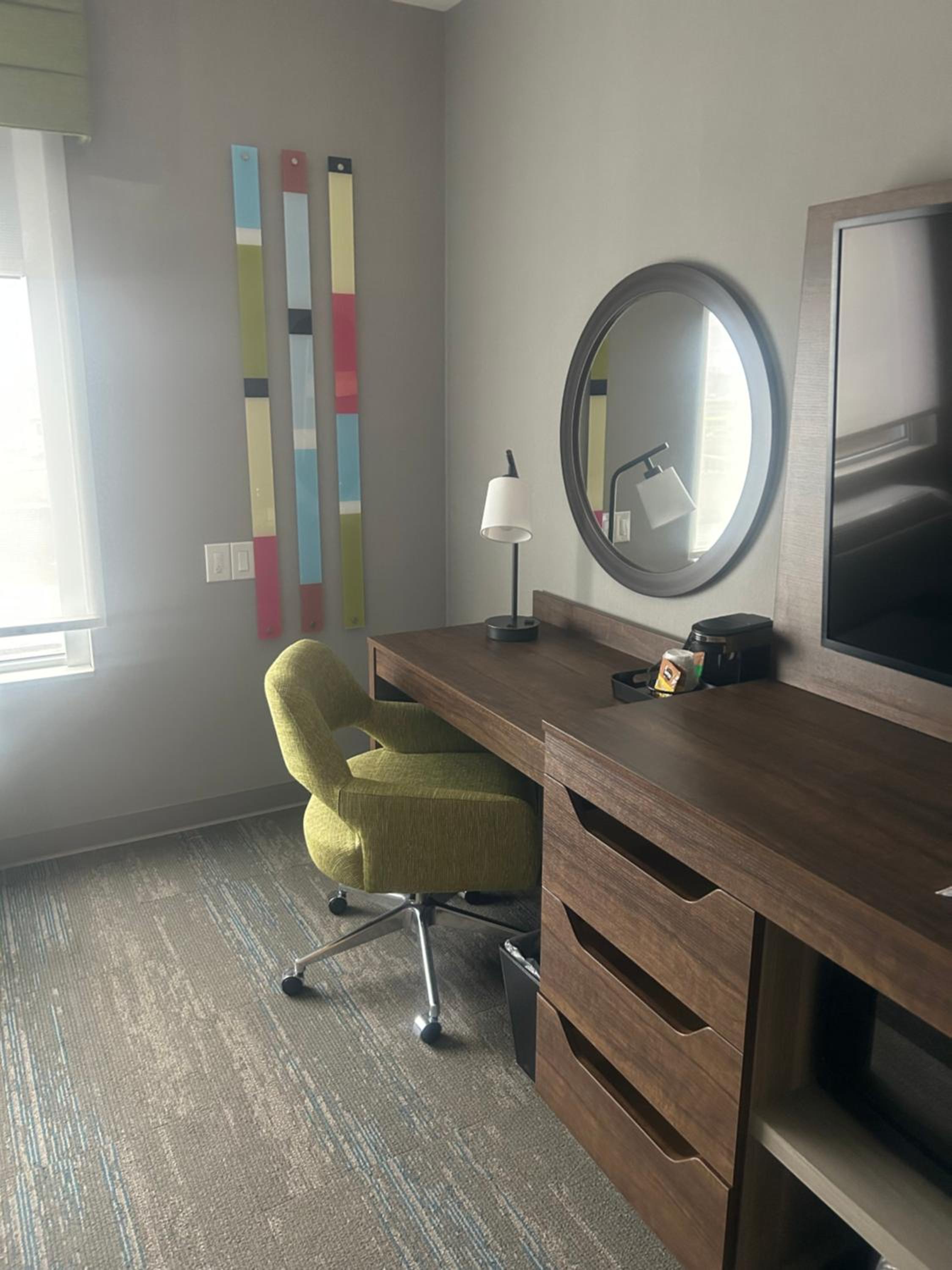 King Room with Accessible Tub - Mobility and Hearing Access/Non-Smoking - Photo 3