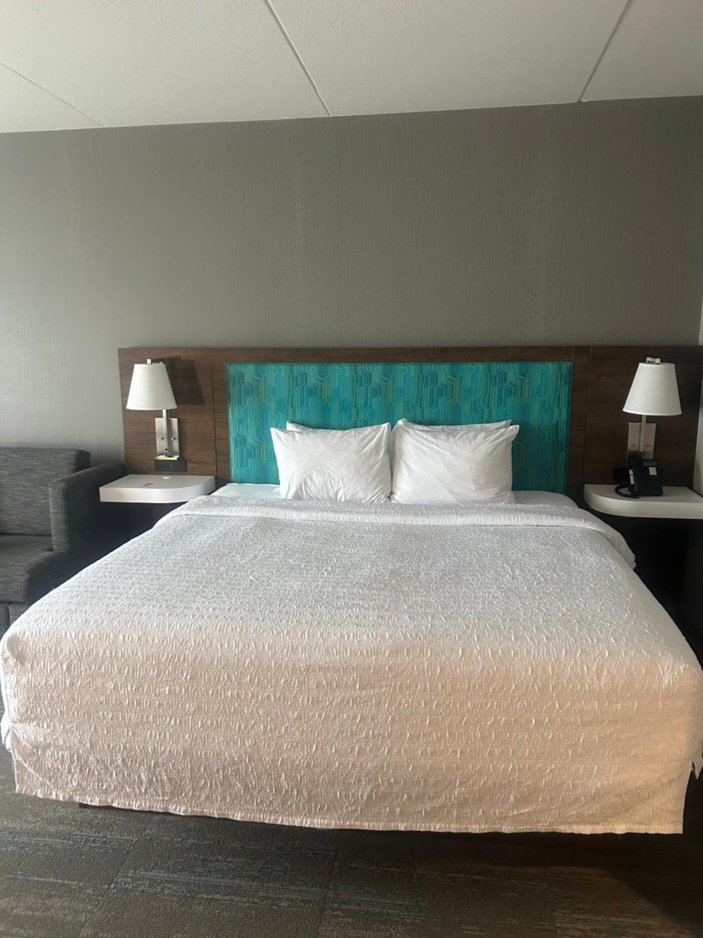King Room with Sofa Bed - Non-Smoking - Photo 2