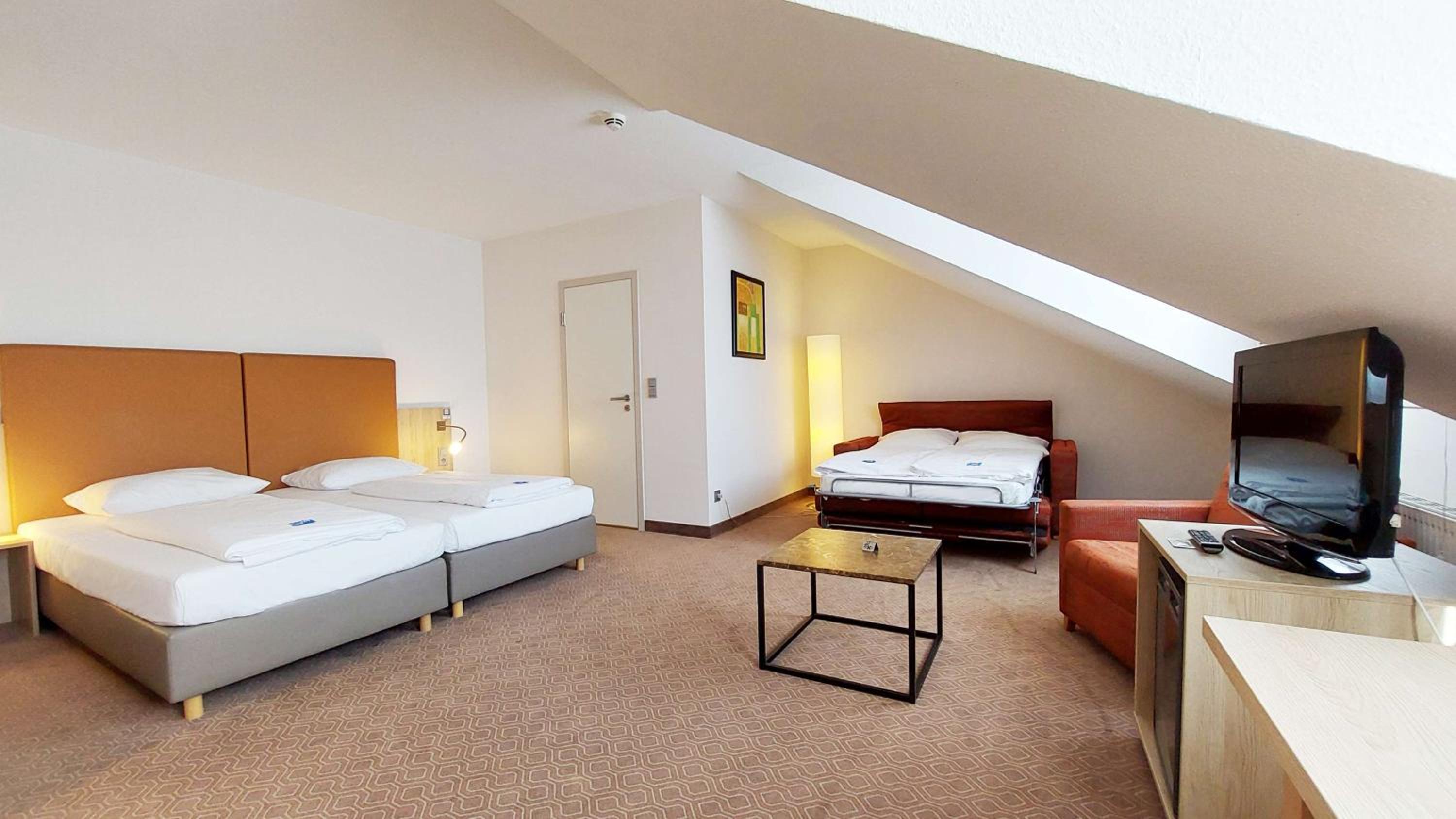 Business Double Room with Sofa Bed