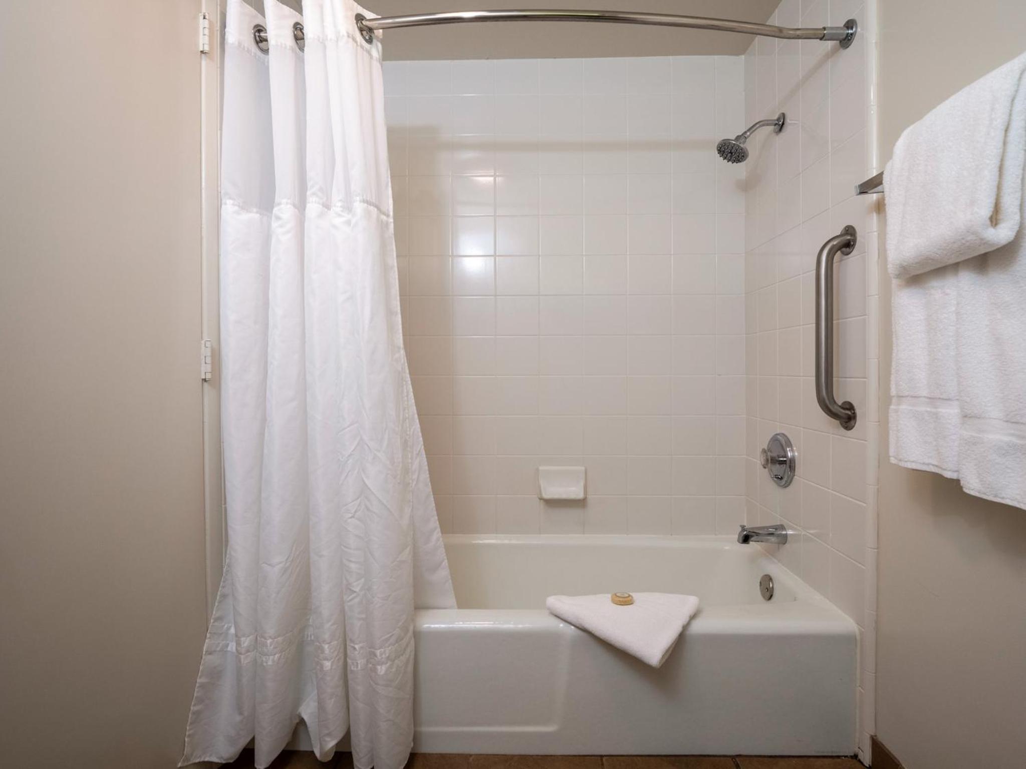 Deluxe King Room photo 3