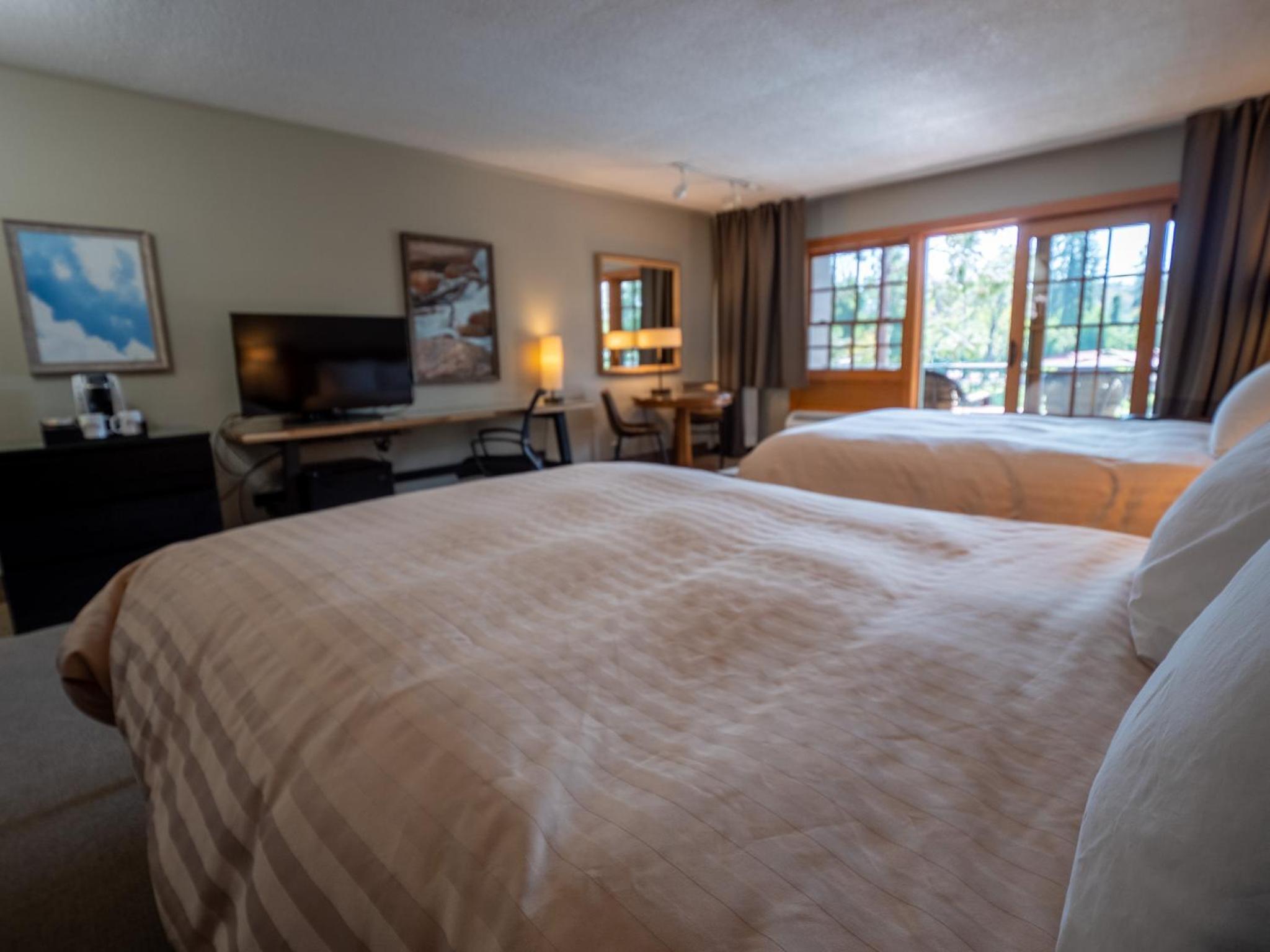 Quadruple Room with Balcony photo 2