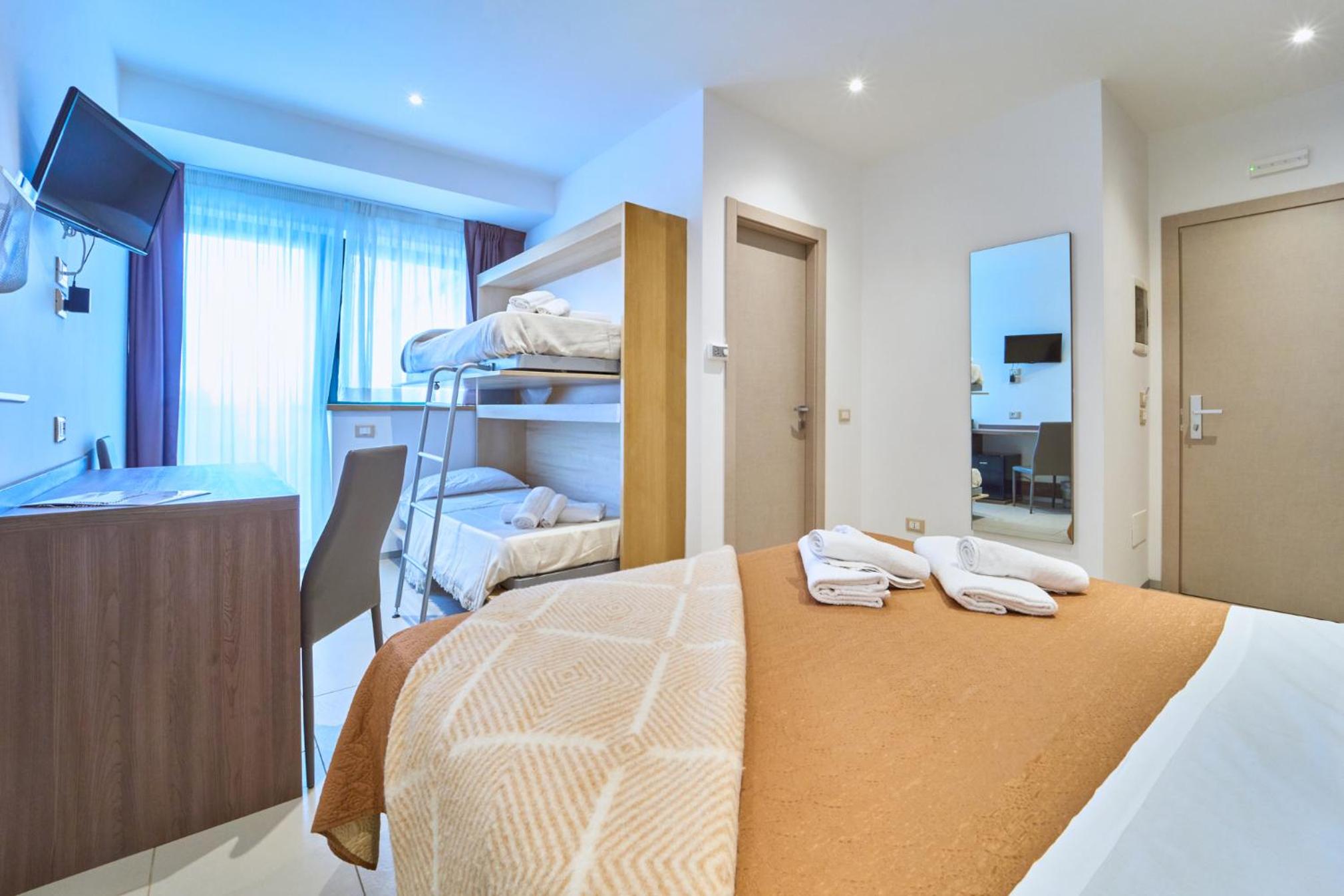 Classic Quadruple Room photo 3