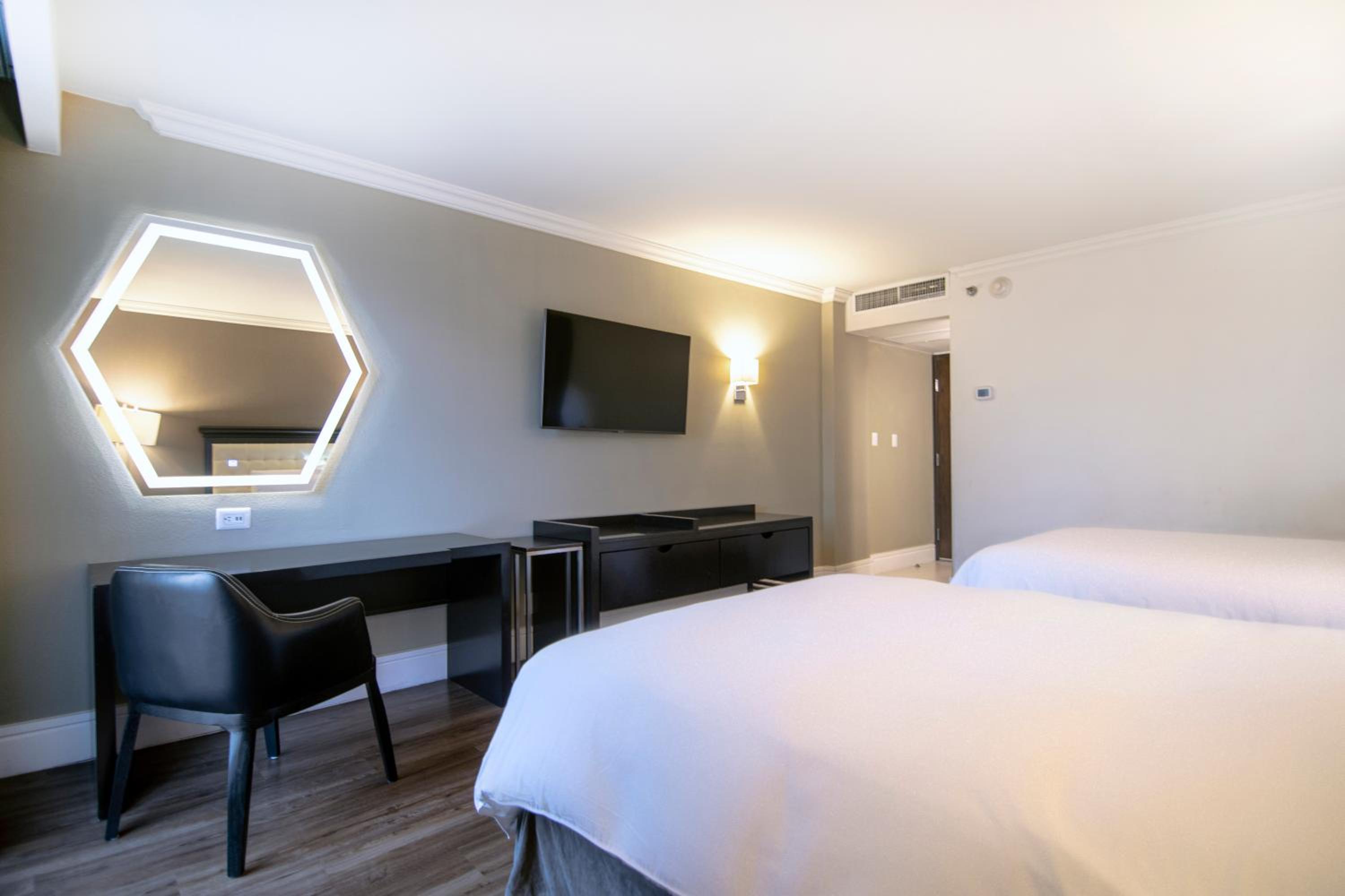 Executive Double Room - Photo 9