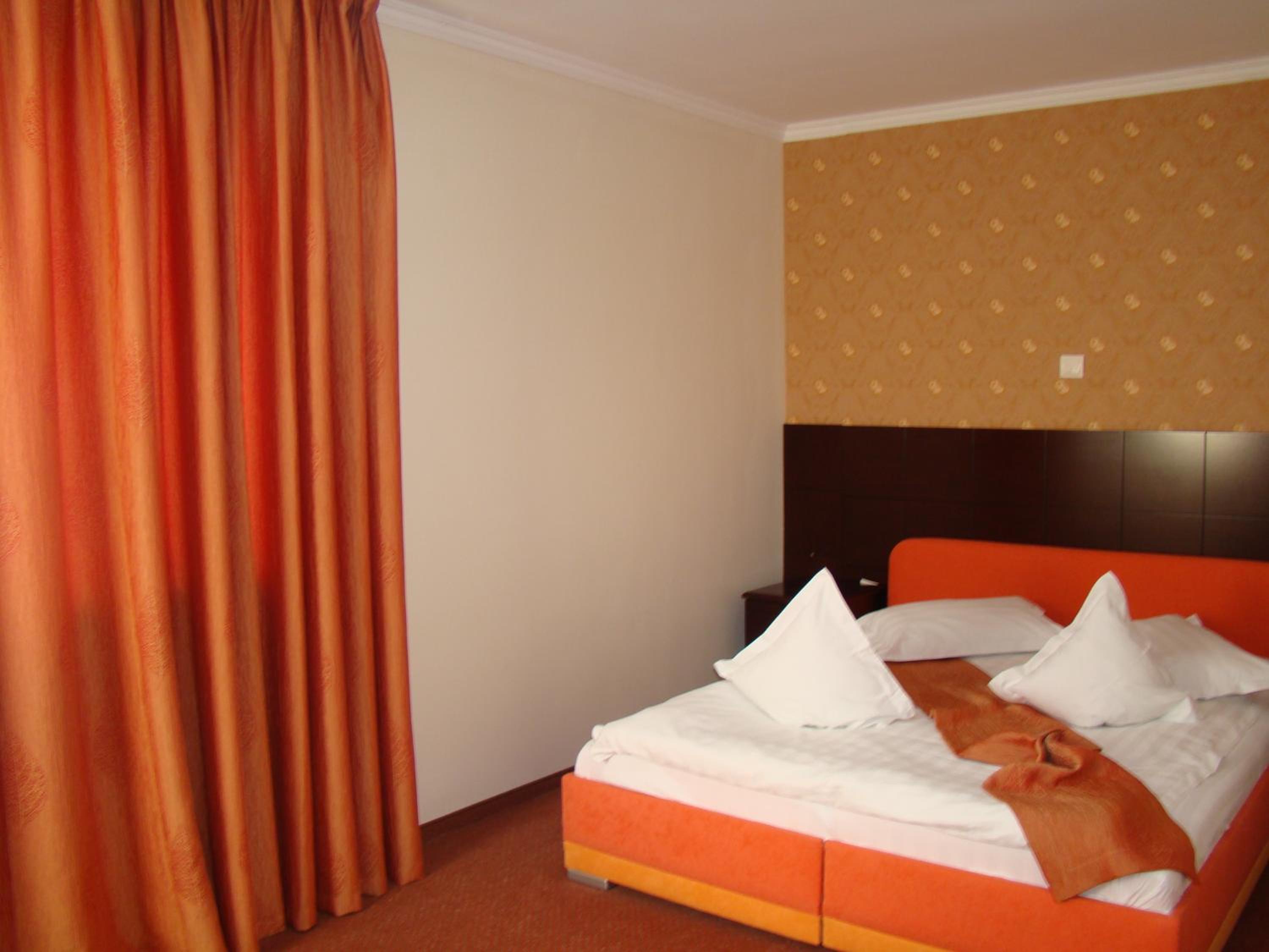 Superior King Suite - Photo 10