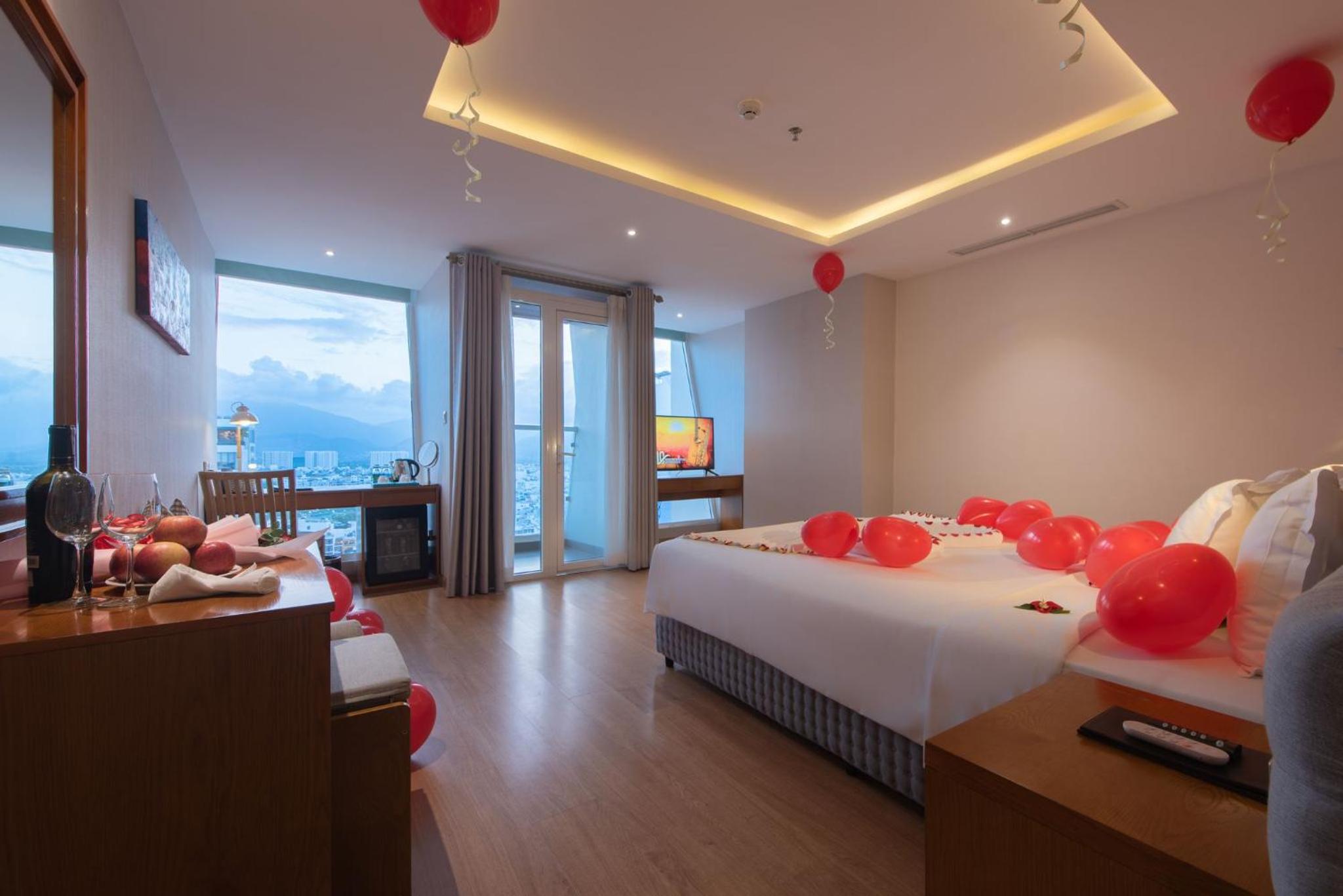 Premium Suite - Photo 1