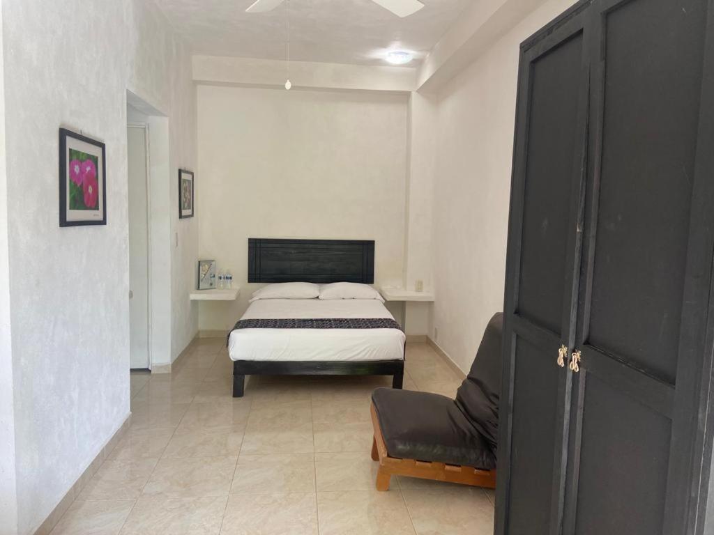Double or Twin Room with Bathroom photo 2