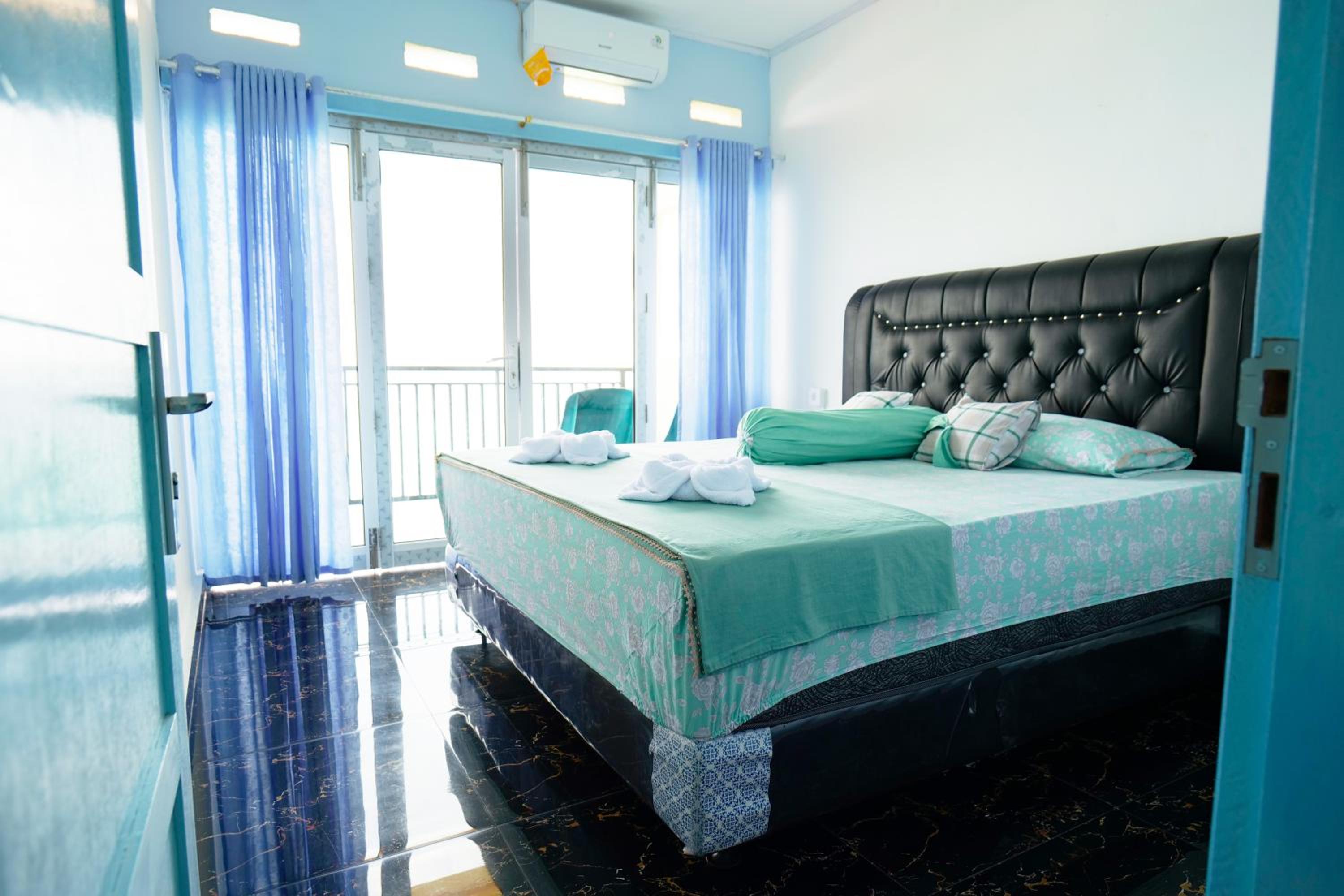 Queen Room with Sea View photo 3