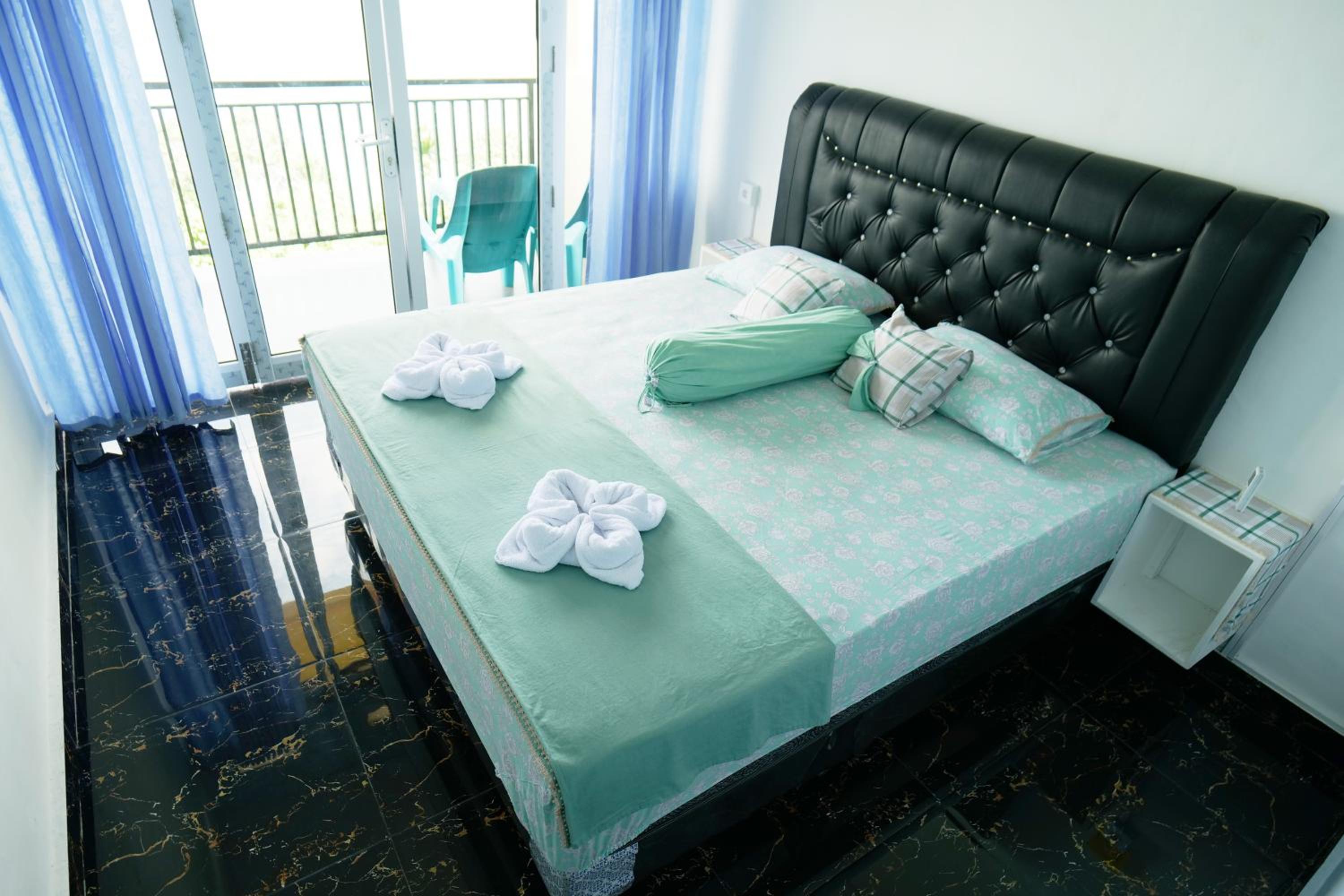 Queen Room with Sea View