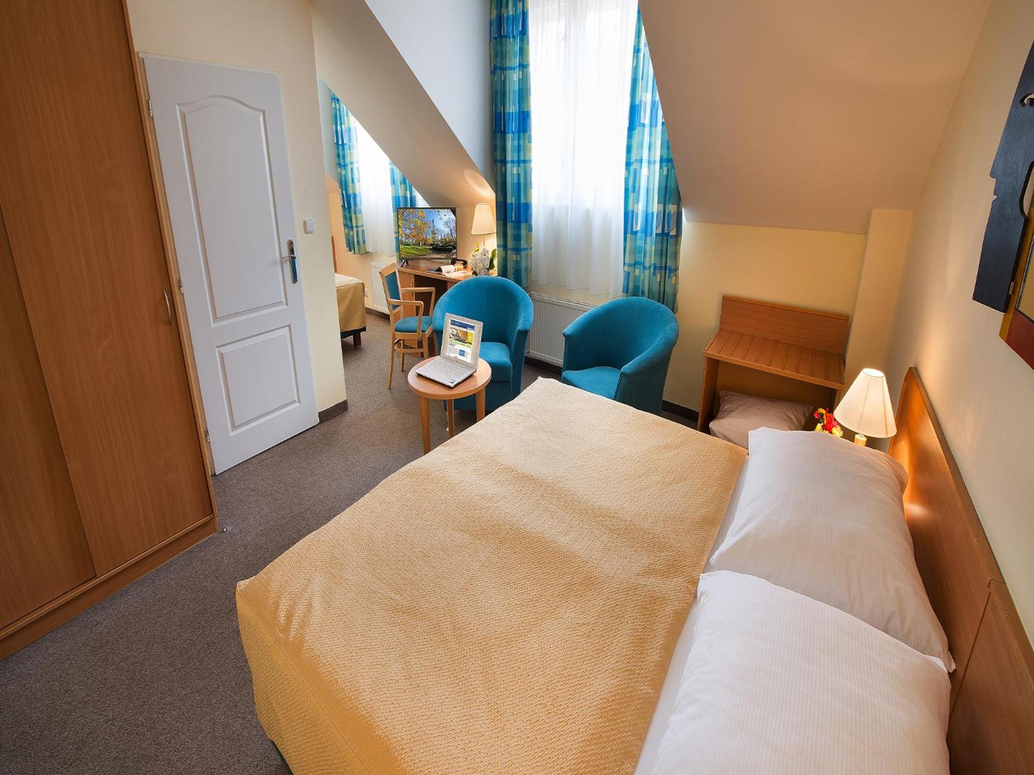 Double or Twin Room with Air Conditioning