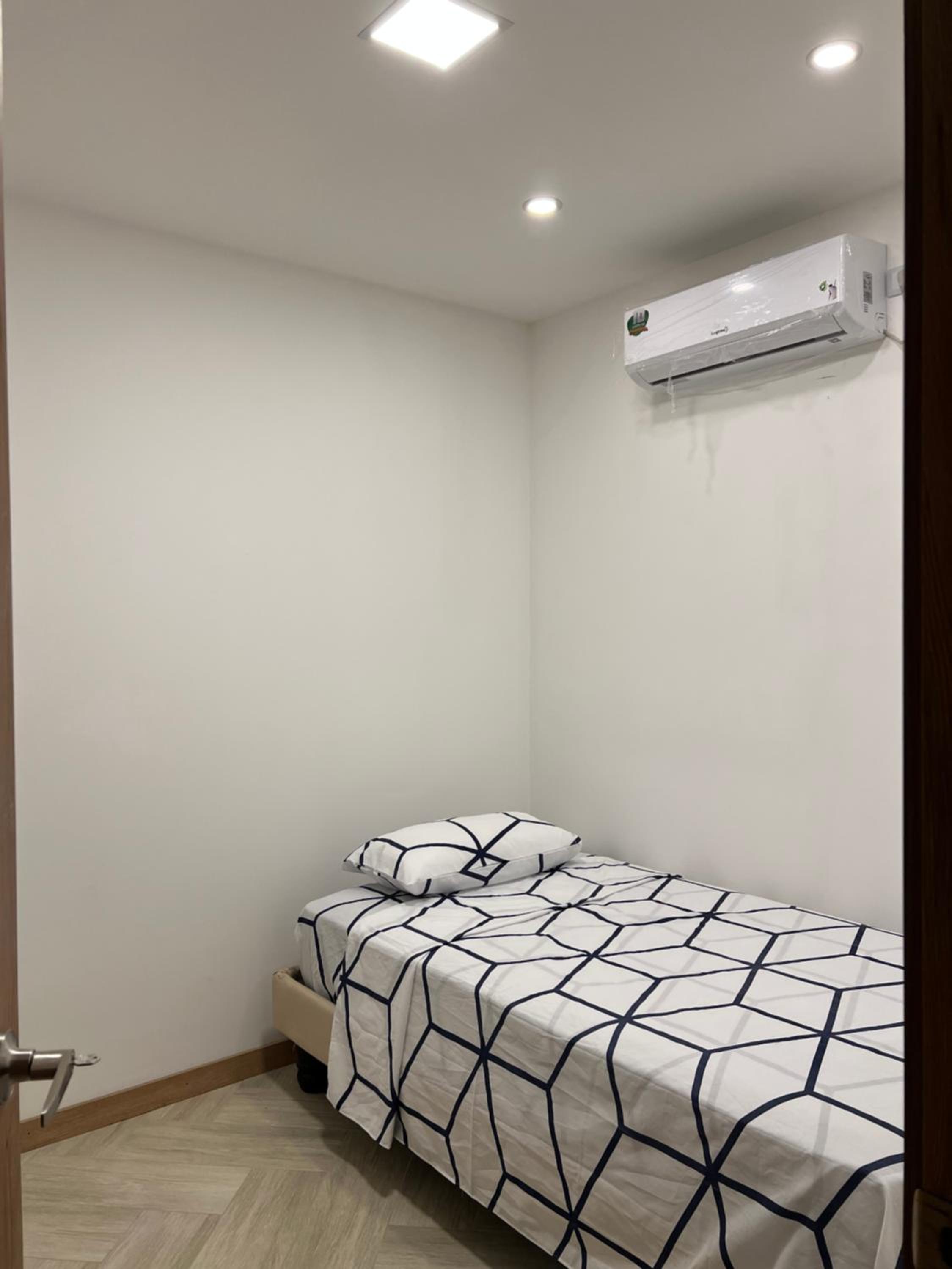 Three-Bedroom Apartment photo 2