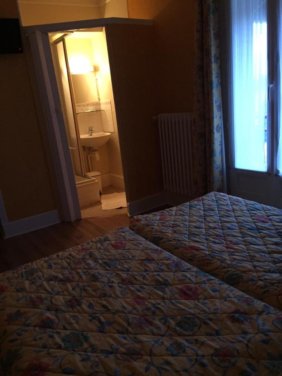 Standard Twin Room with Shared Toilet