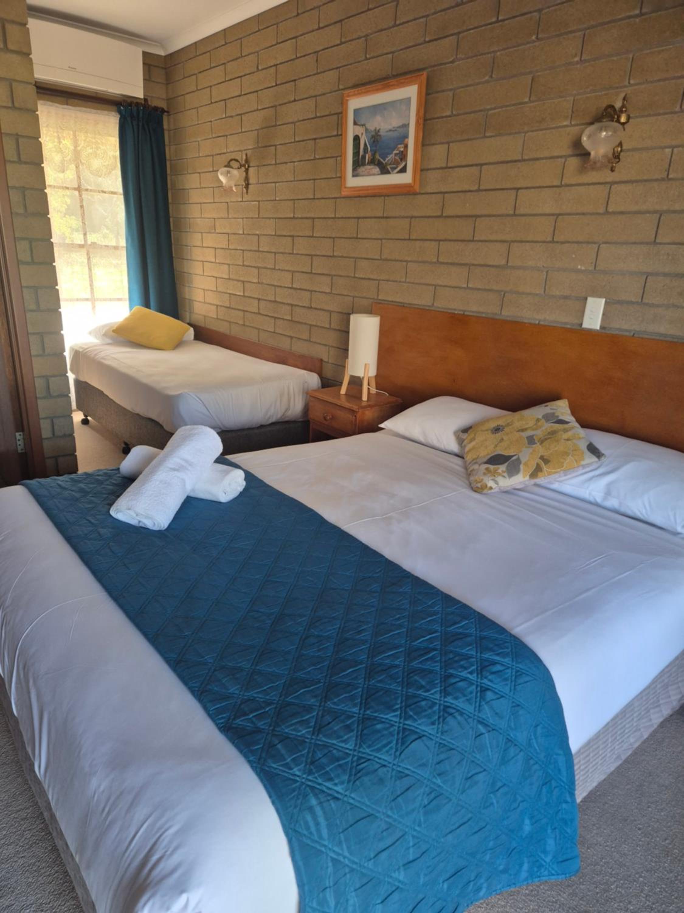 Standard Queen Room