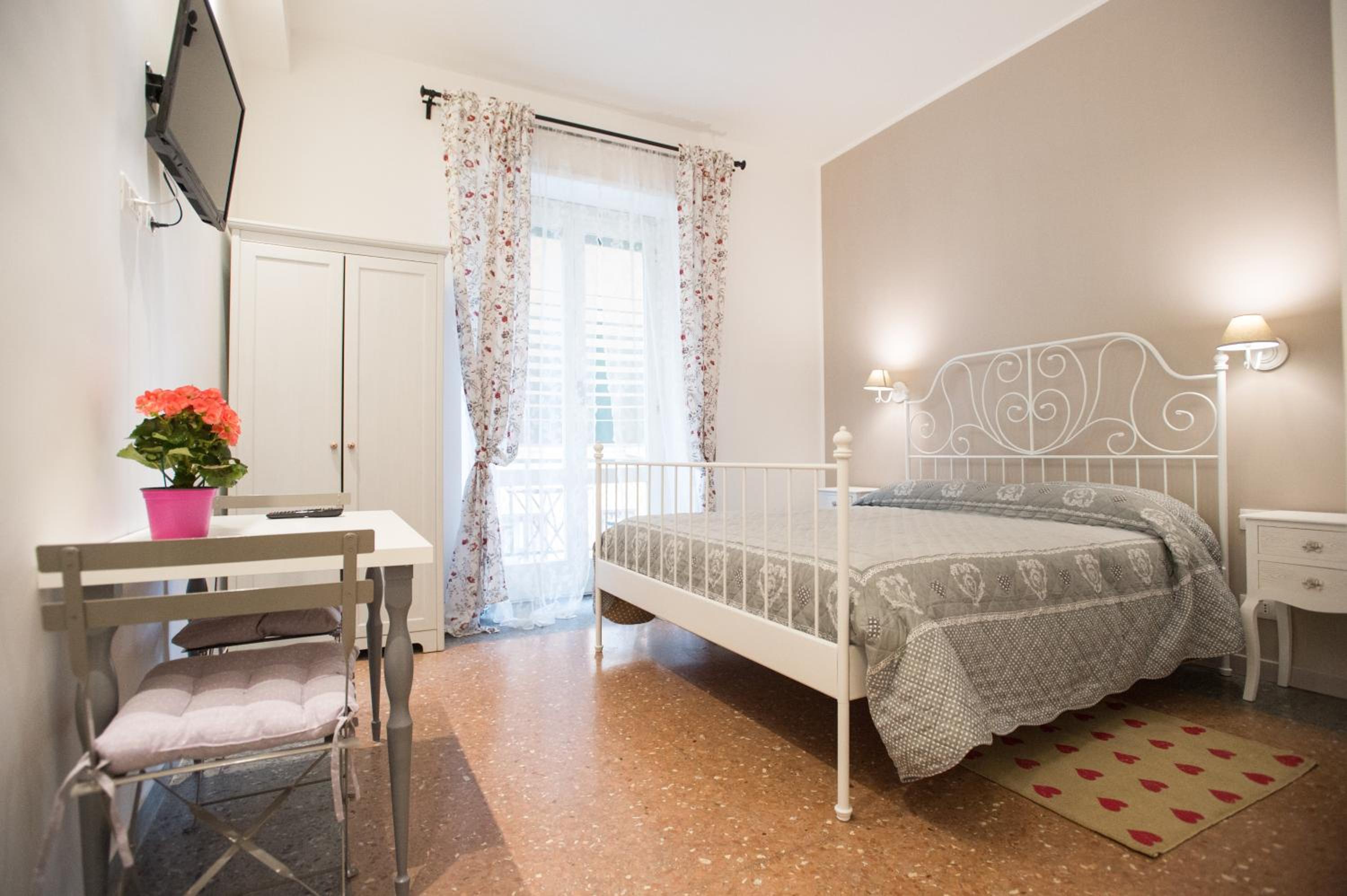 Double Room with Private Bathroom photo 1