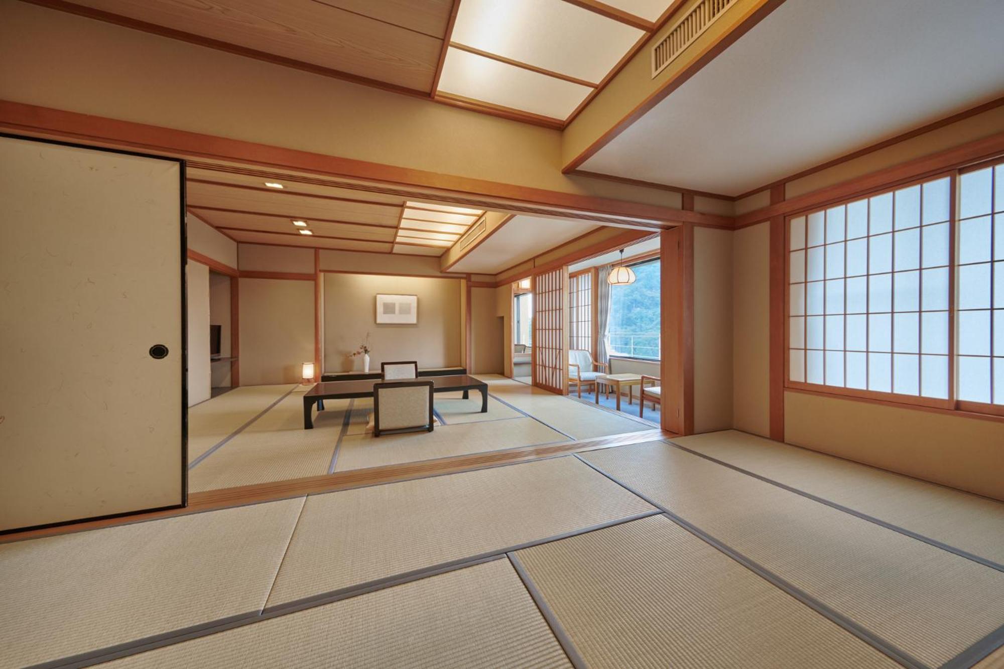 Deluxe Japanese-Style Room thumbnail 6