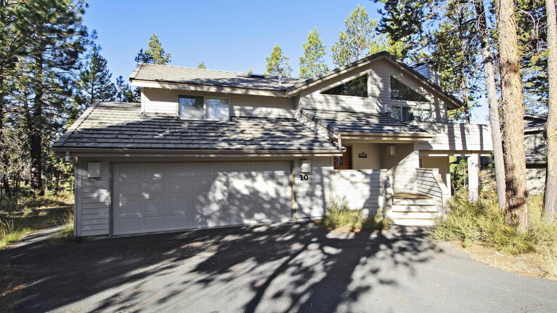 Three-Bedroom Vacation Home  photo 2