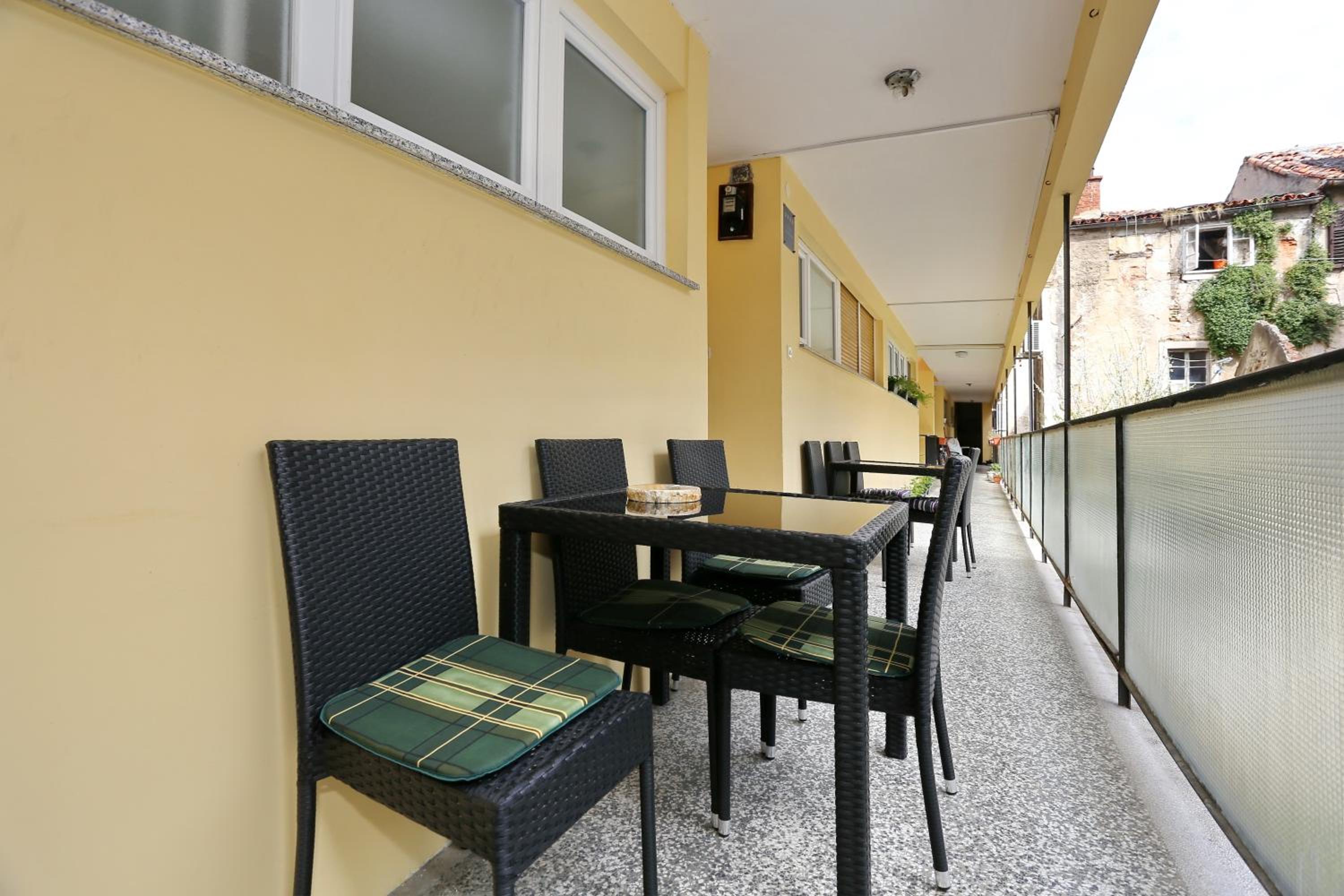 One-Bedroom Apartment with Sea View - Photo 22
