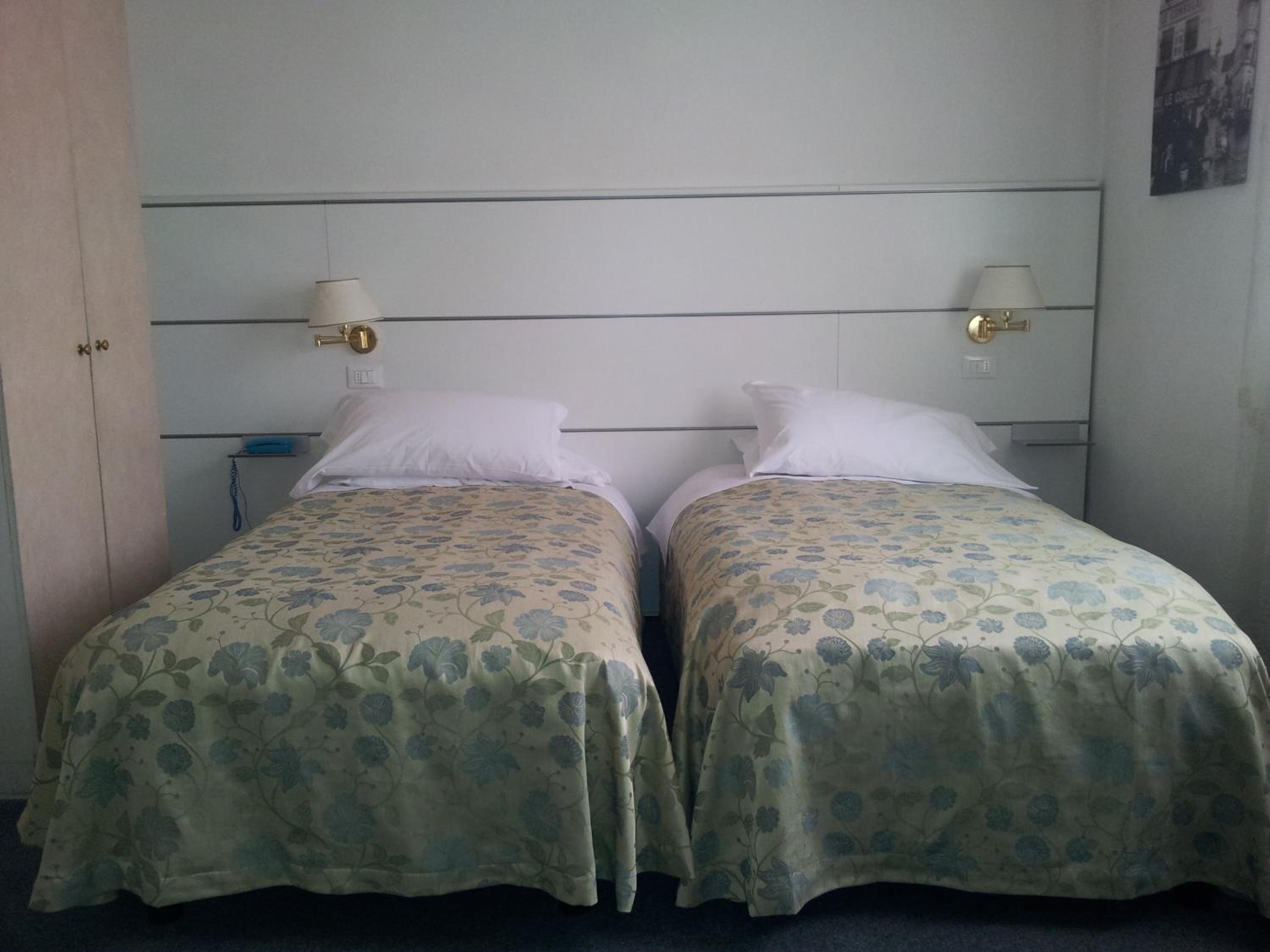 Deluxe Double Room with Shower photo 1