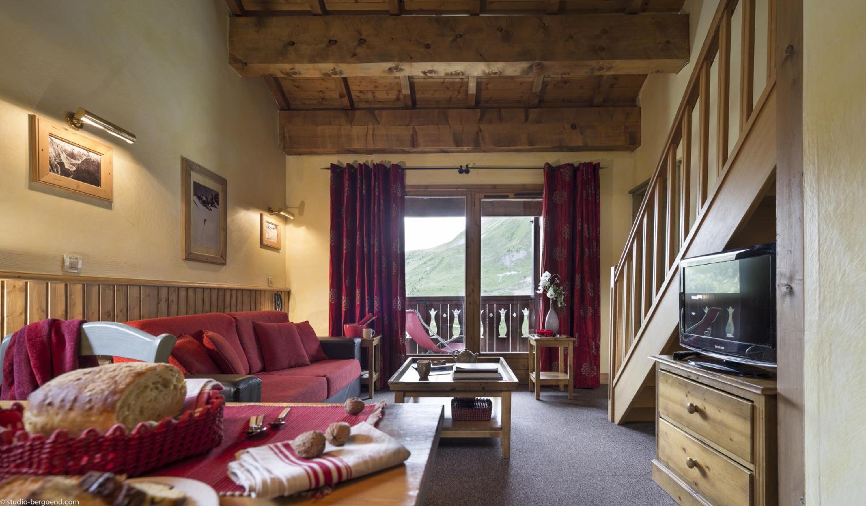 Two-Bedroom Apartment with Cabin photo 1