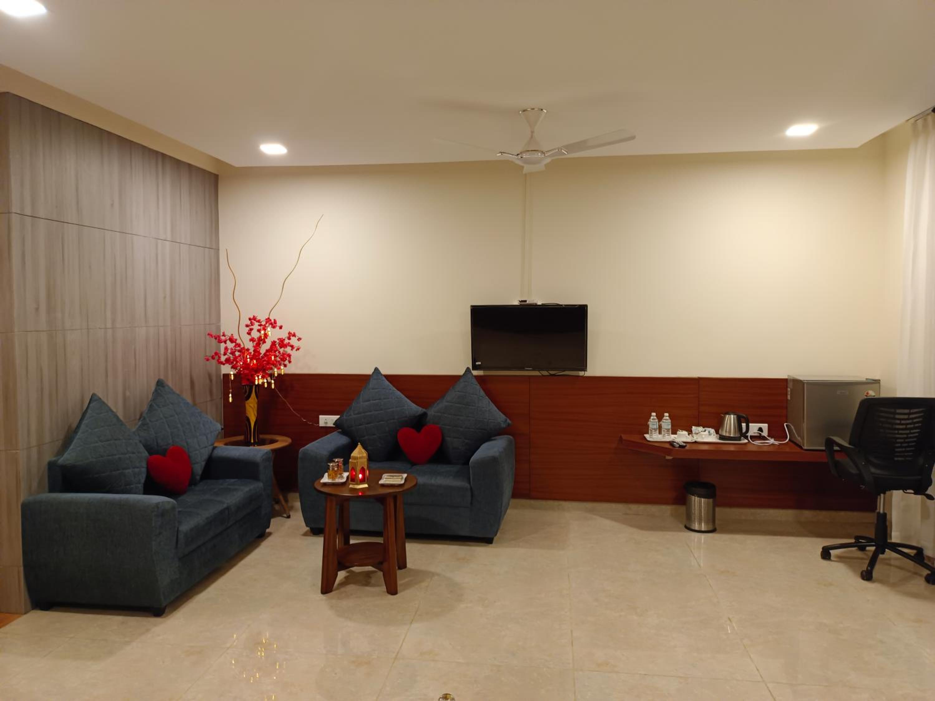 Deluxe King Suite