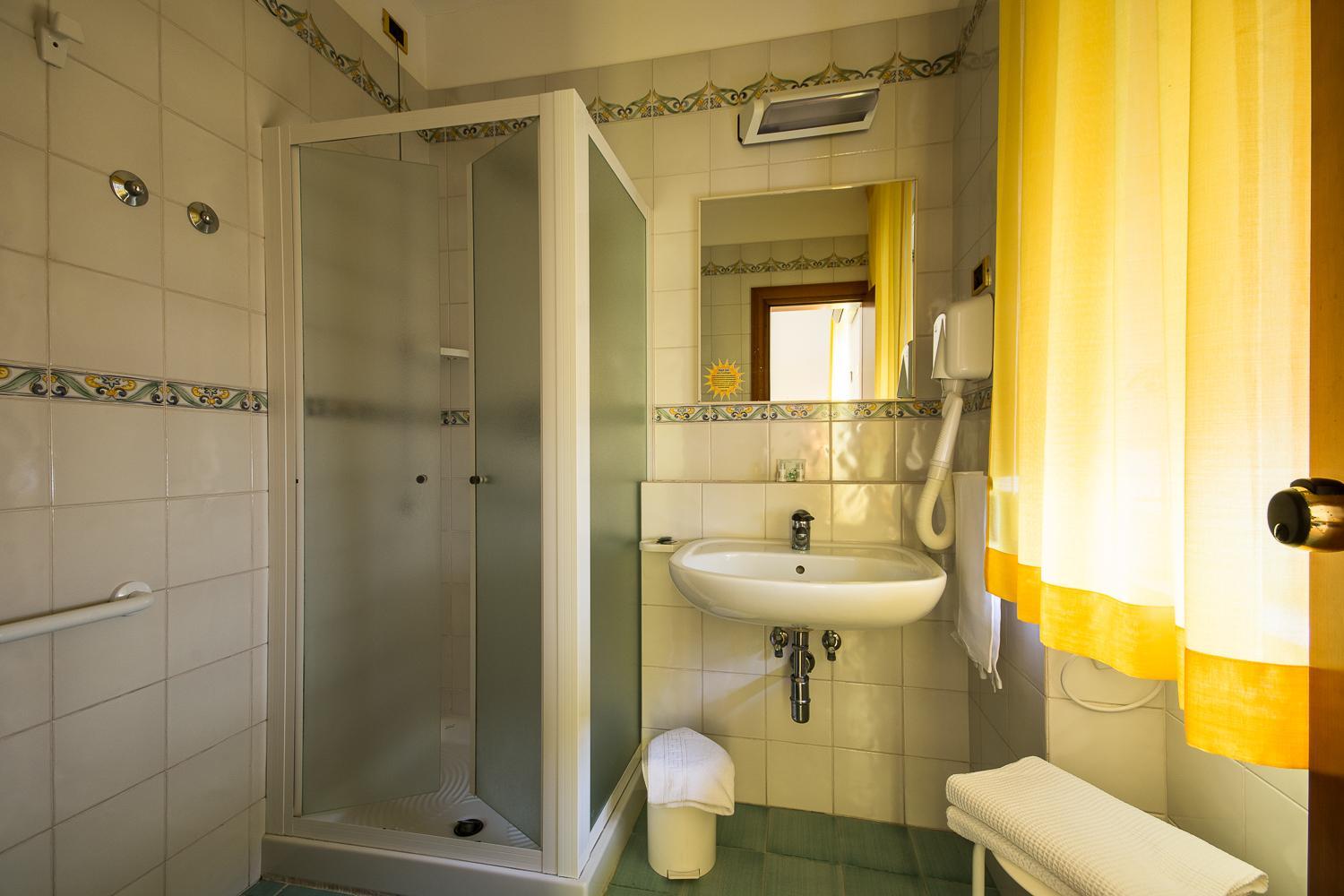 Family Room with Private Bathroom photo 3