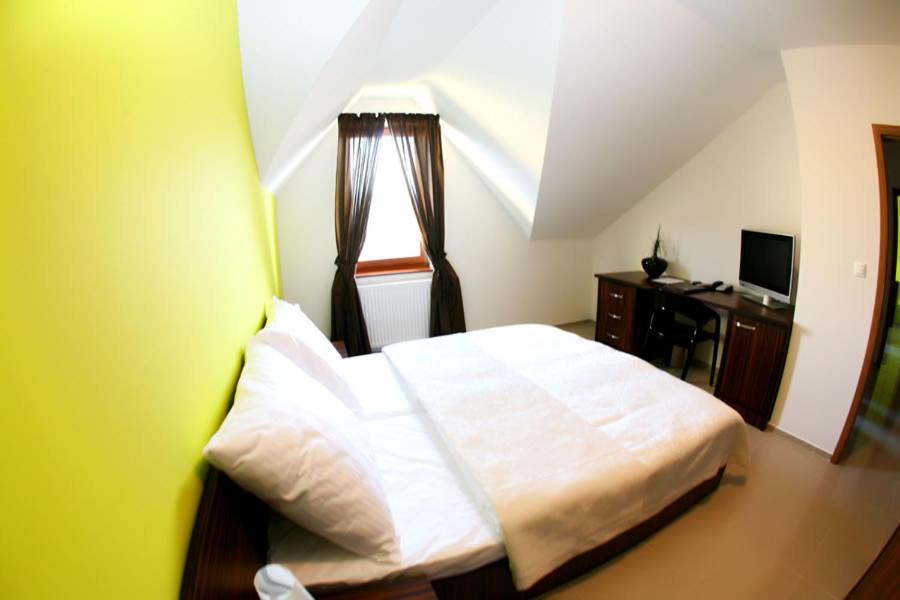 Double or Twin Room photo 3