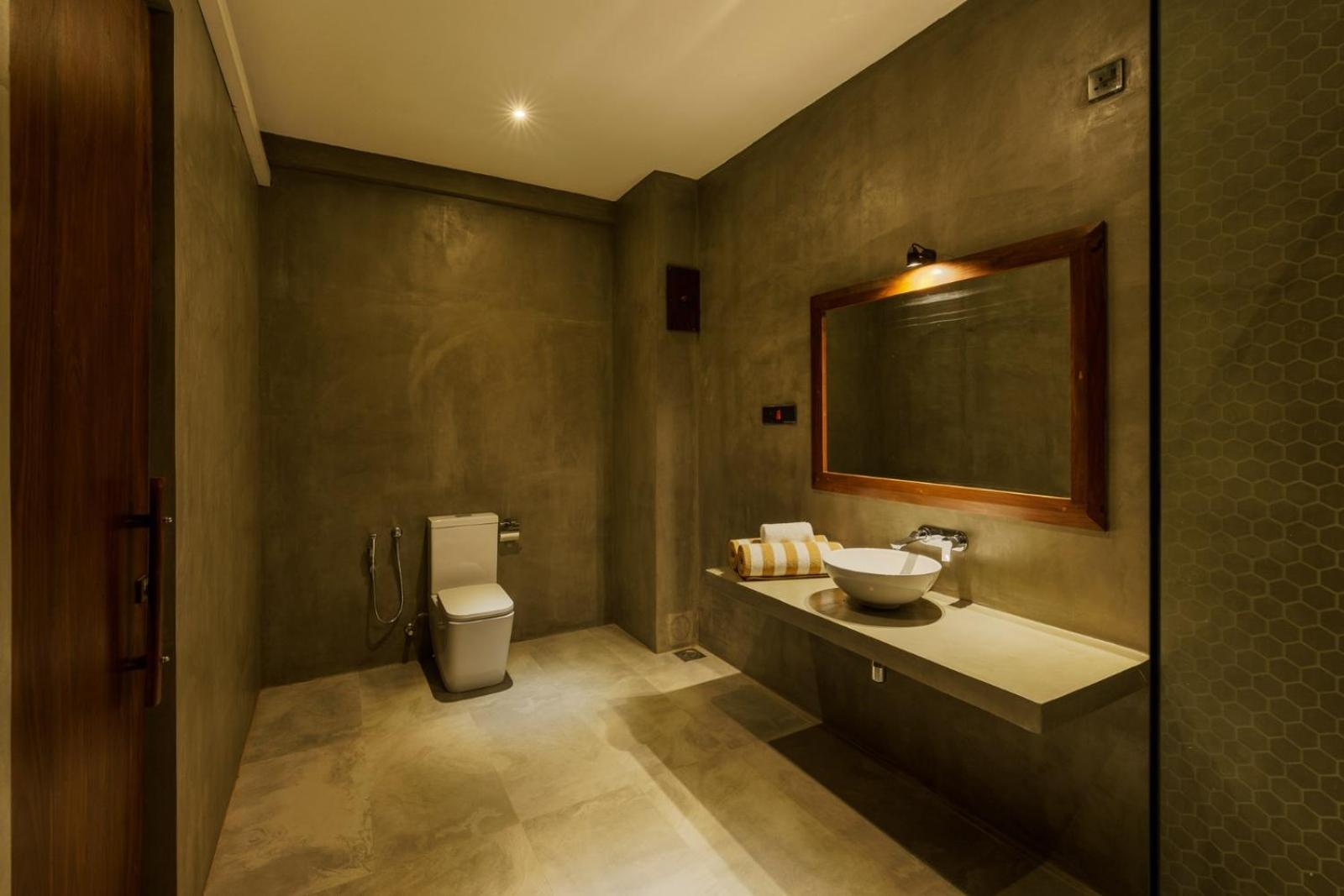 Deluxe Double Room with Balcony photo 3